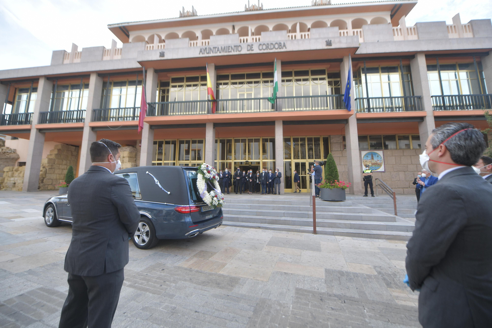 Las fotos de la capilla ardiente de Julio Anguita
