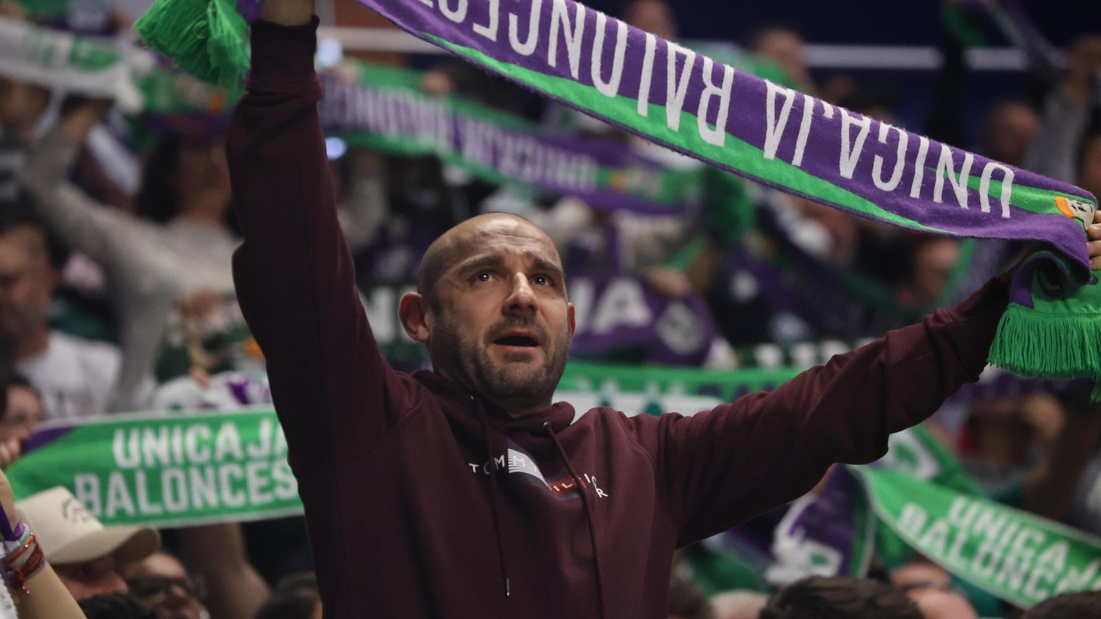 Búscate en las gradas del Carpena en el Unicaja-Breogán