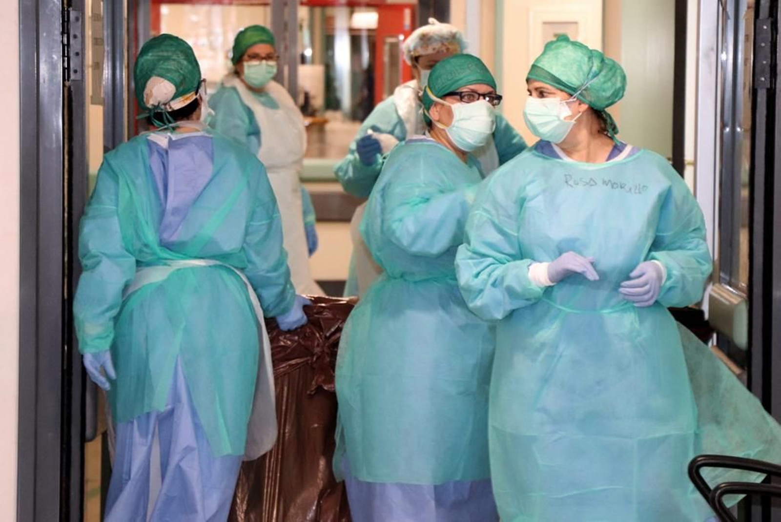 El trabajo en las Urgencias del Reina Sofía, retratado por los propios profesionales