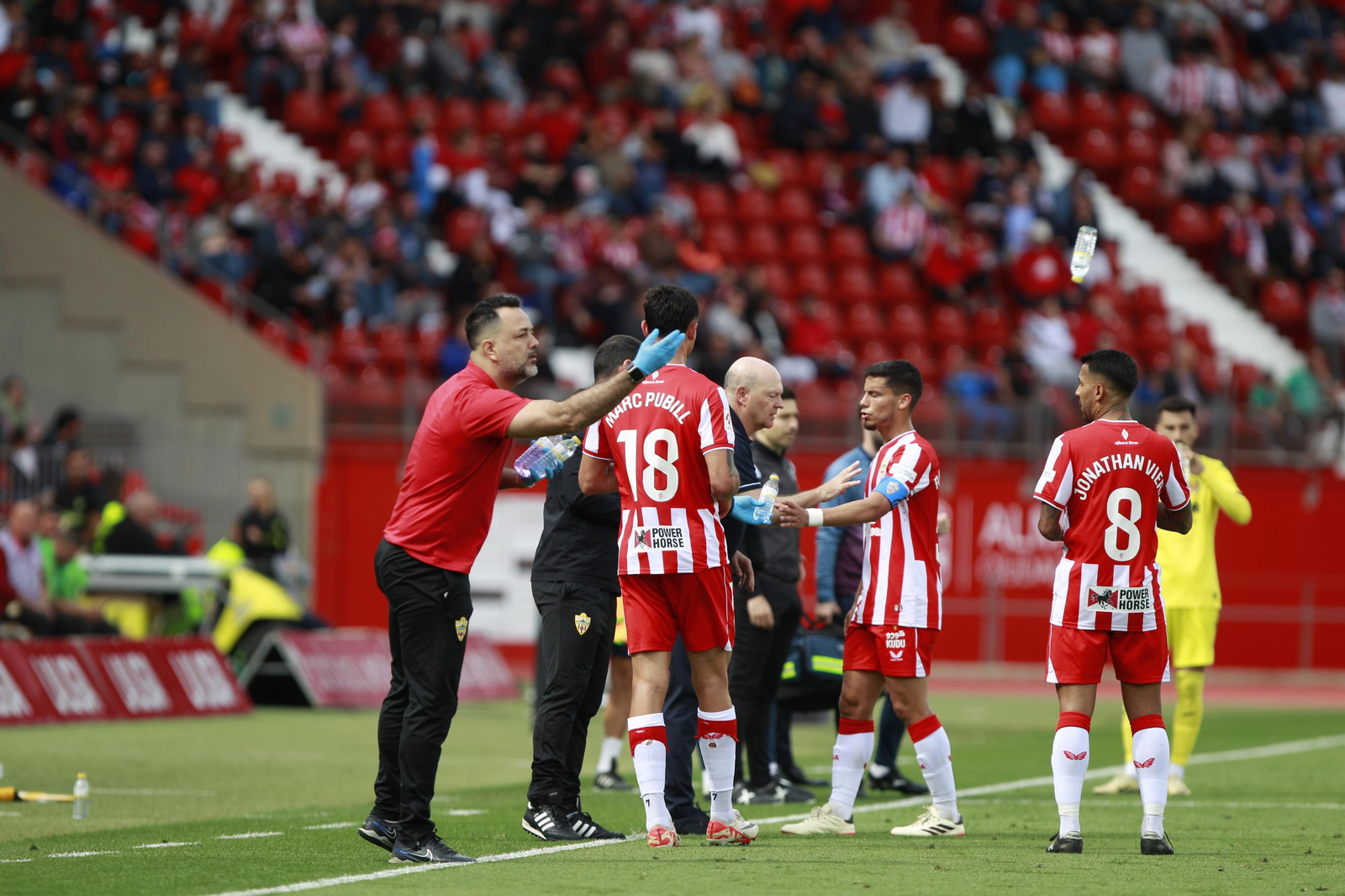 Las mejores imágenes del partido de fútbol U.D. Almería-Villarreal C.F.