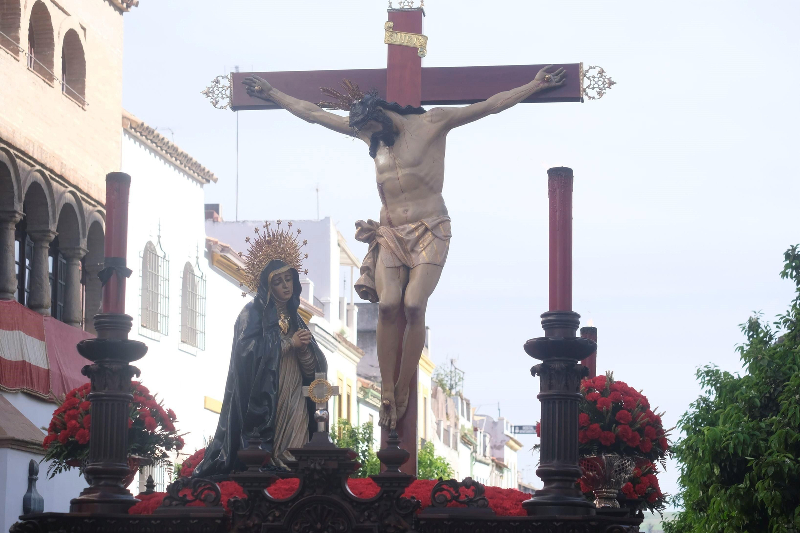 Jueves Santo en Córdoba: la procesión de la Caridad, en imágenes