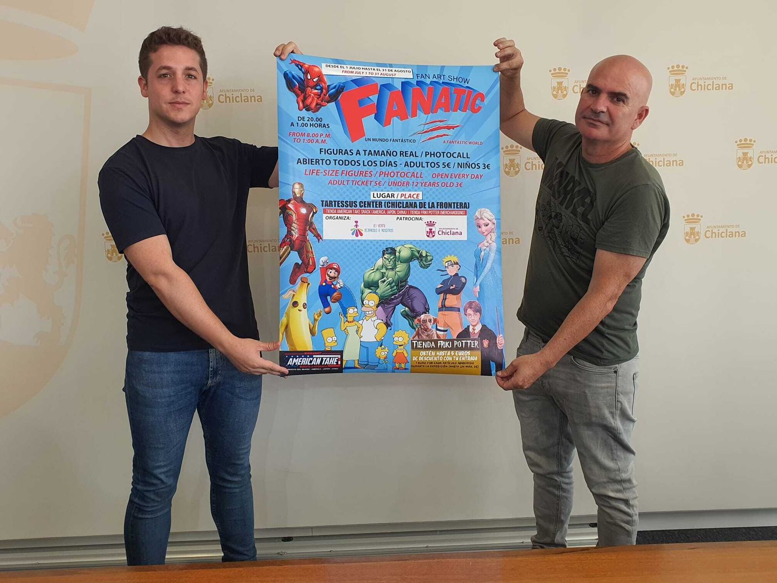 El delegado municipal de Juventud, José Alberto Cruz, y el responsable de la organización, Jesús Ángel García, presentan el Fan Art Show Fanatic.