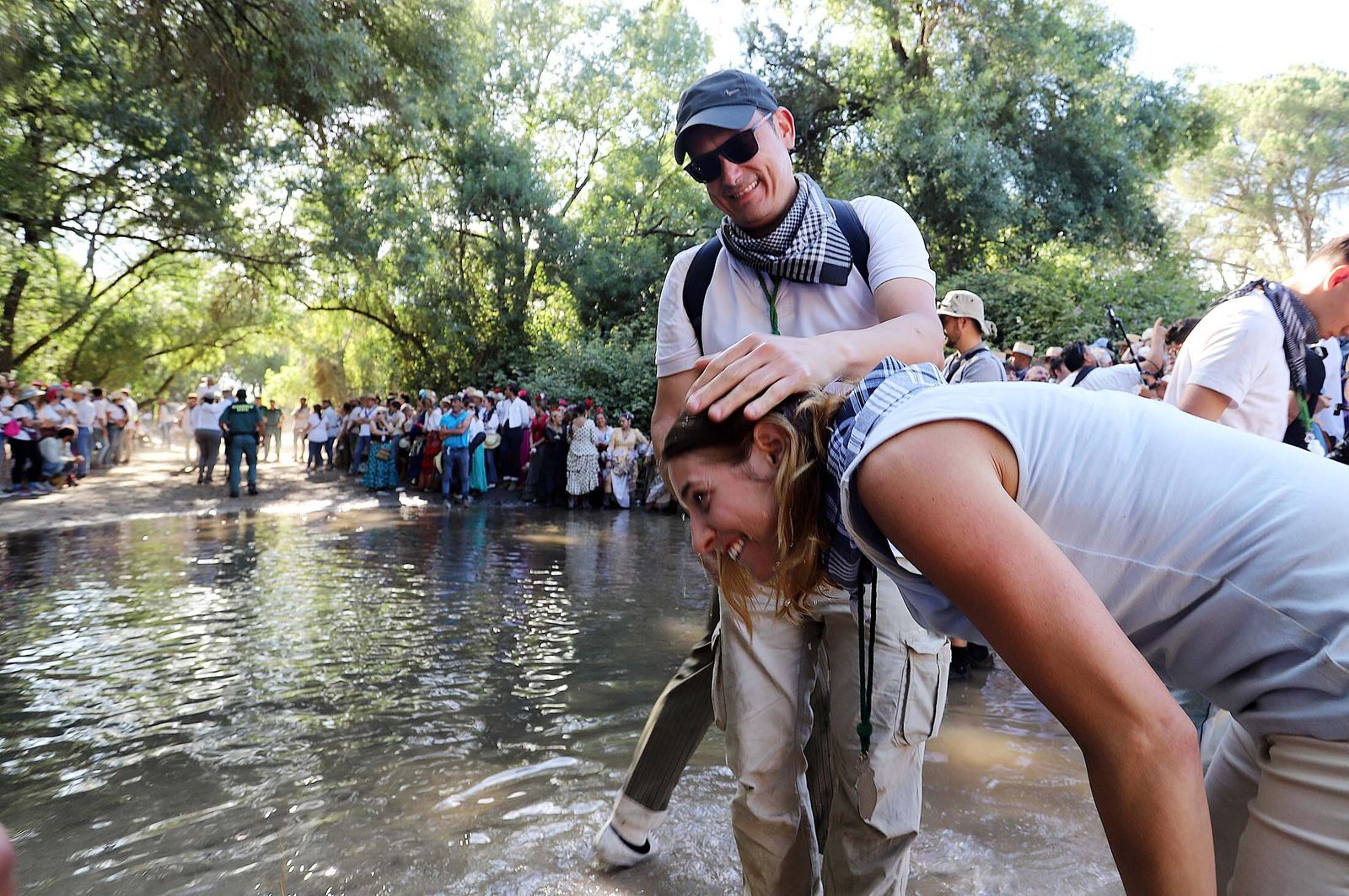 Imágenes de la Hermandad de Huelva a su paso por El Charco