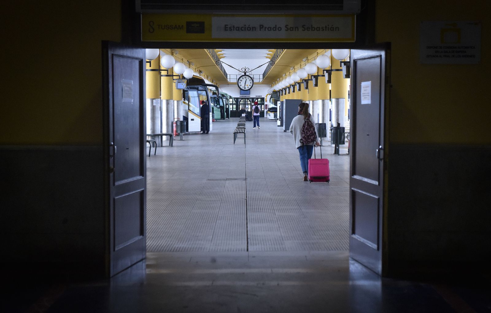 La resistencia en el juzgado de guardia: abogados, policía y guardia civil en el Prado de San Sebastián