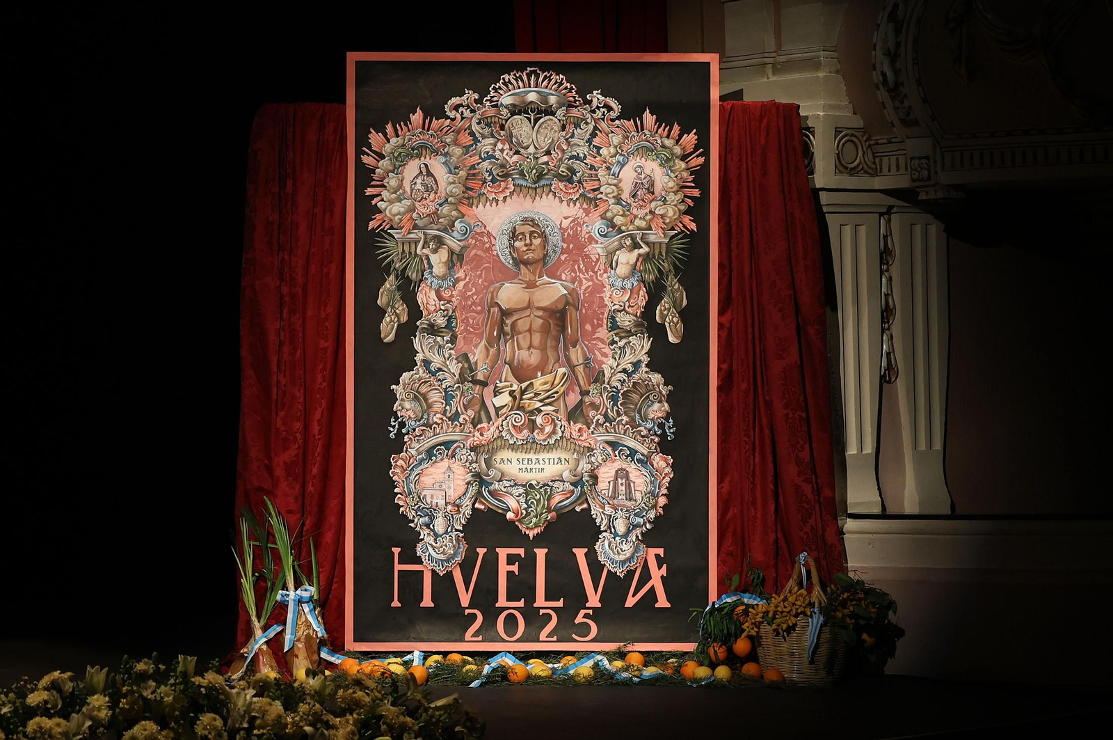 Pepelu Bonaño pregona a San Sebastián en el Gran Teatro de Huelva, en imágenes