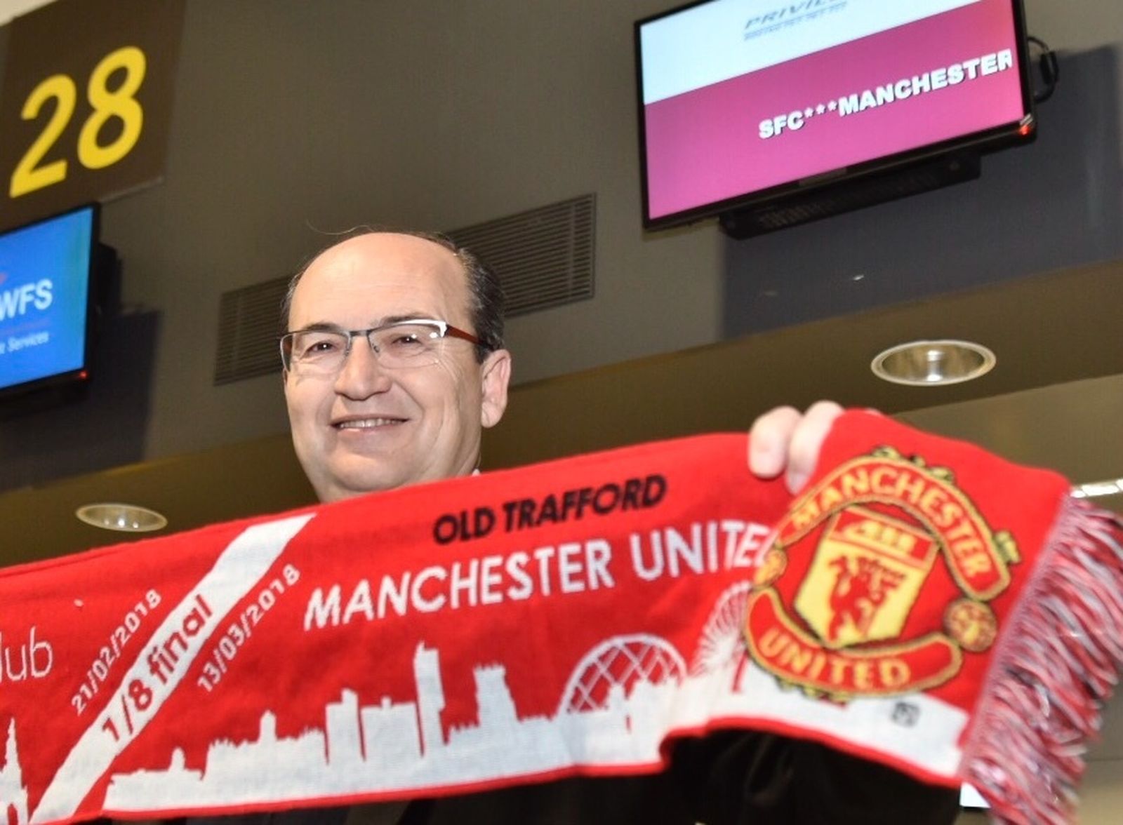 José Castro, en el aeropuerto.