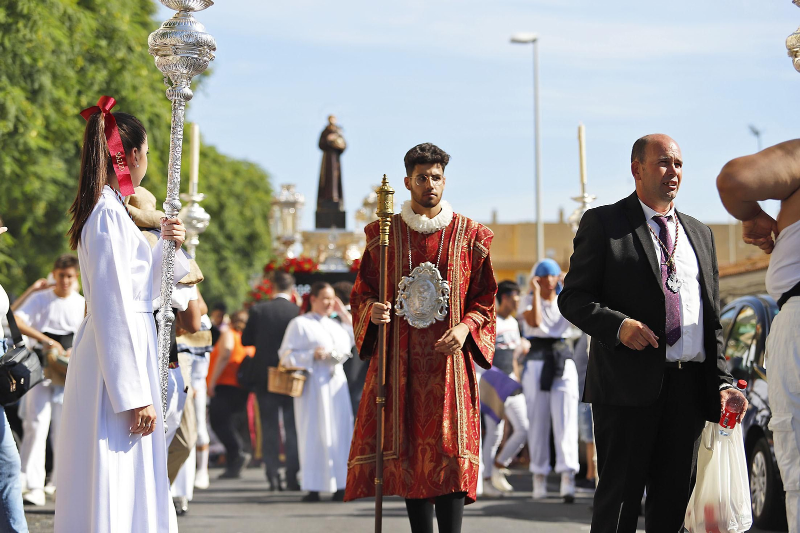 Imágenes de la procesión de San Francisco de Asís por las calles de Pérez Cubillas