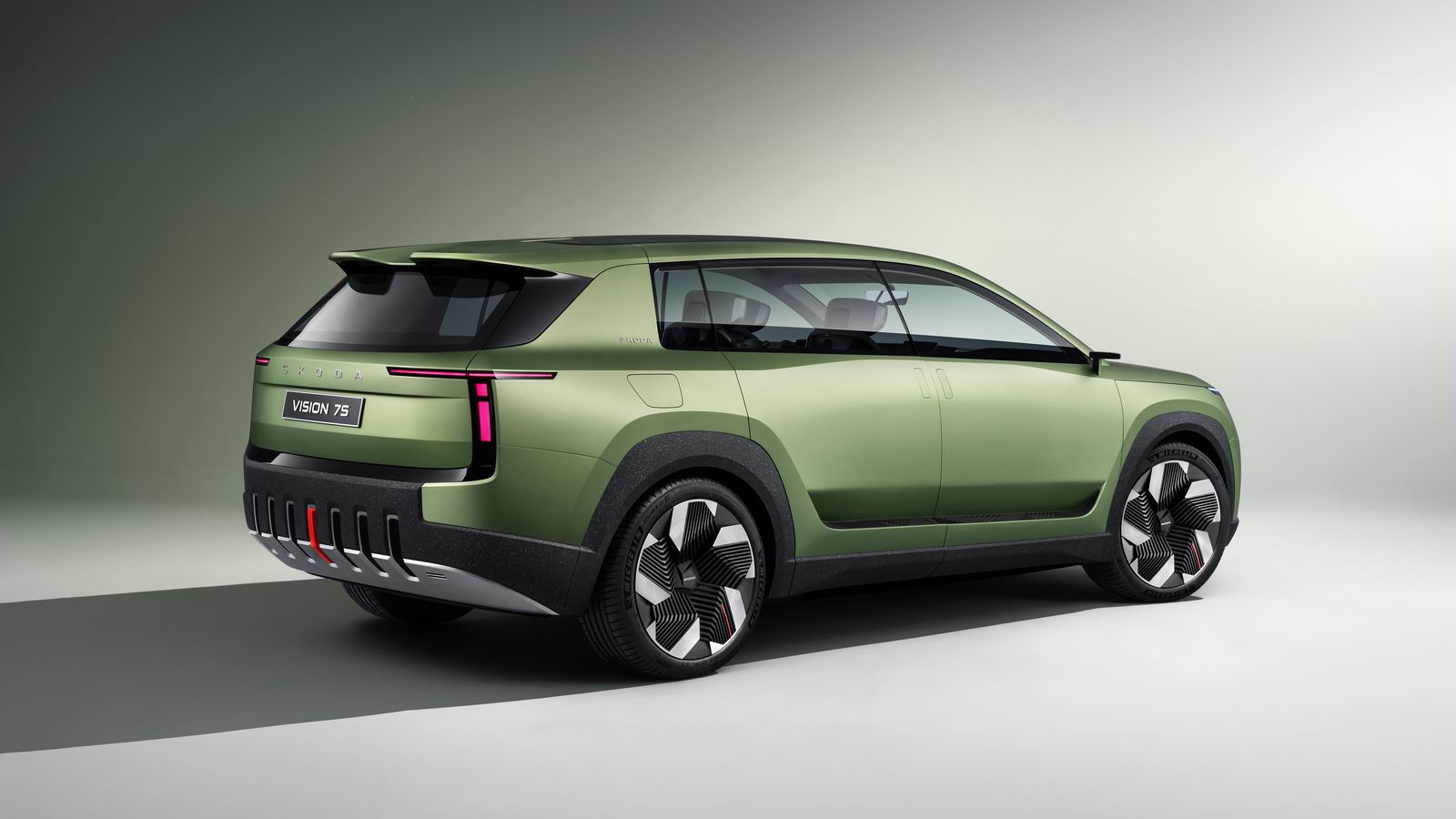El Vision 7S es el concept-car de un coche de producción que estaría listo en 2026 y será uno de los modelos más grandes de Skoda.