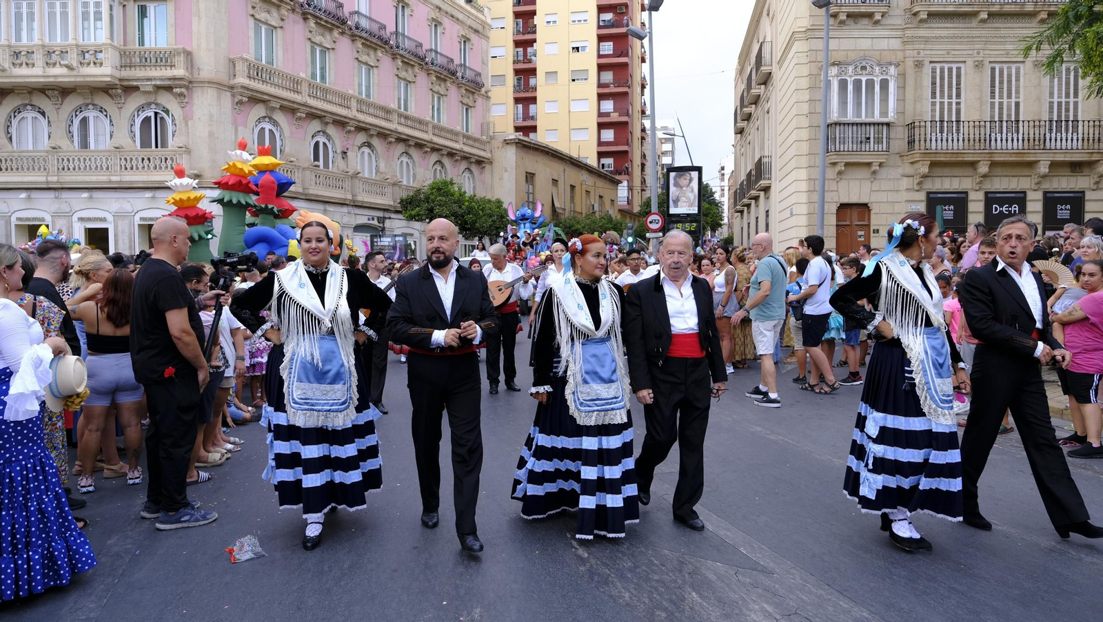 Las mejores imágenes de la Batalla de Flores de Almería