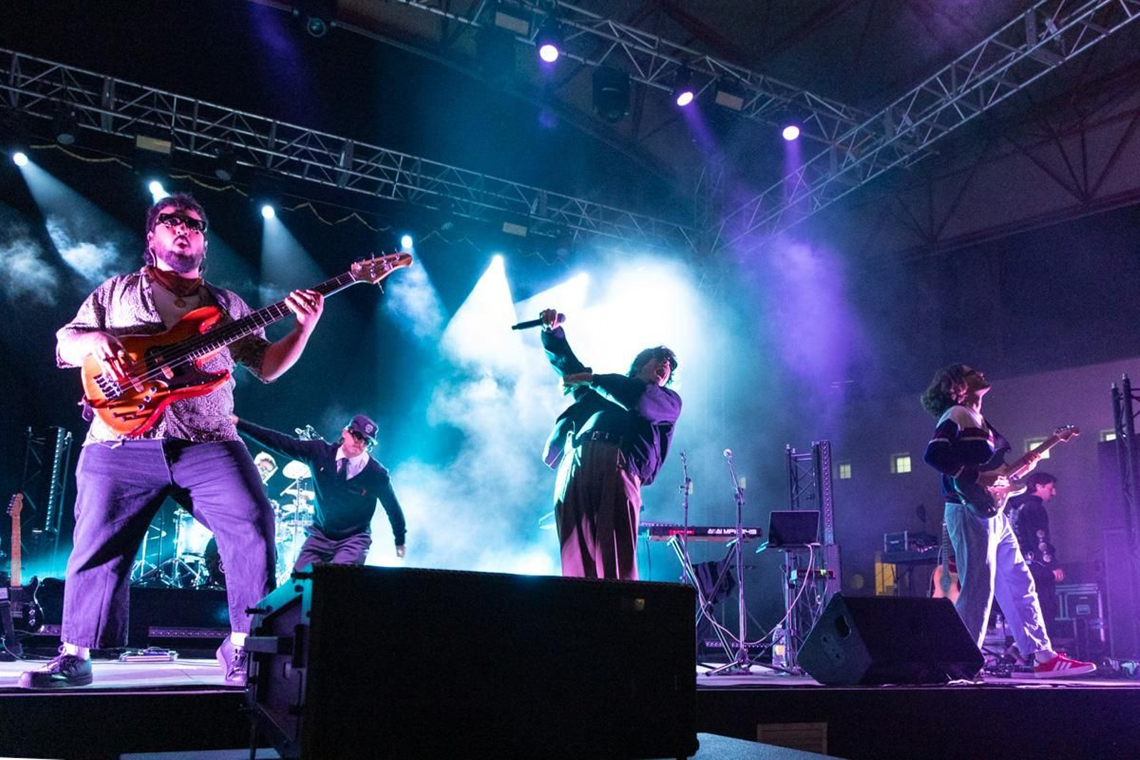 Feria de noche de San Lucas, Concierto de La Plazuela y La Mona Chita Rock, en imágenes