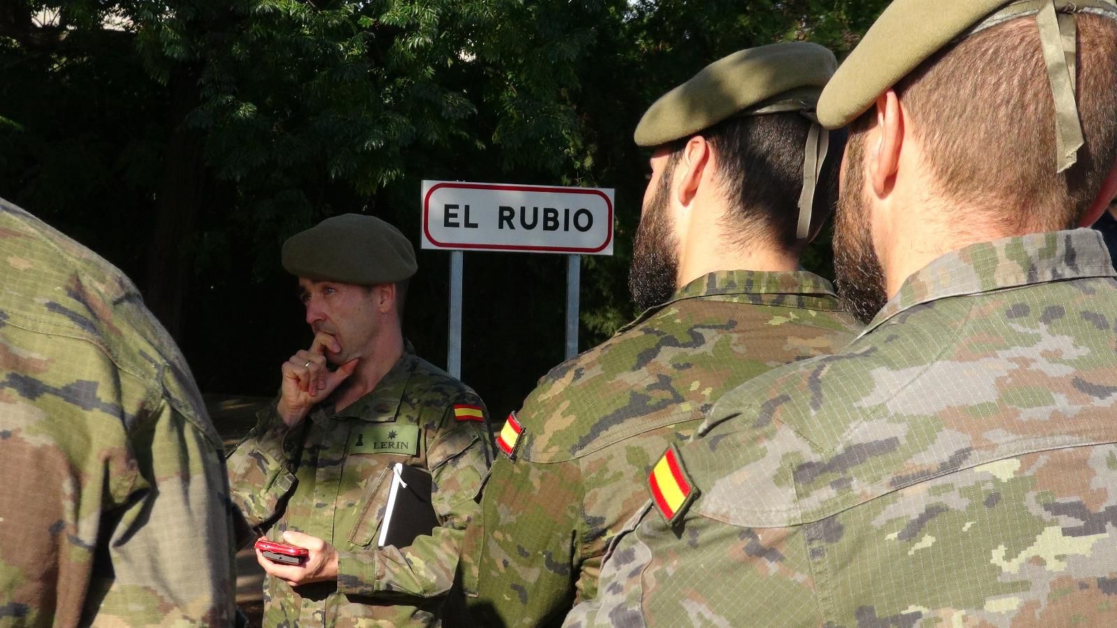 Militares en El Rubio este miércoles, en una imagen facilitada por la Delegación del Gobierno.
