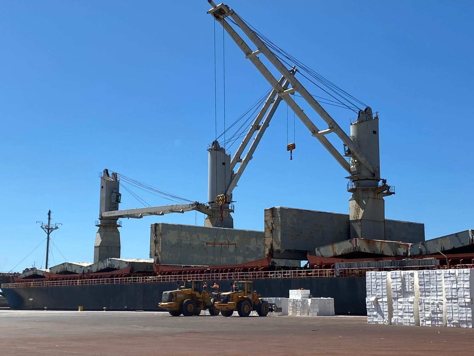 La mejora de las infraestructuras aumentan la rentabilidad operativa del Puerto de Motril La mejora de las infraestructuras aumentan la rentabilidad operativa del Puerto de Motril