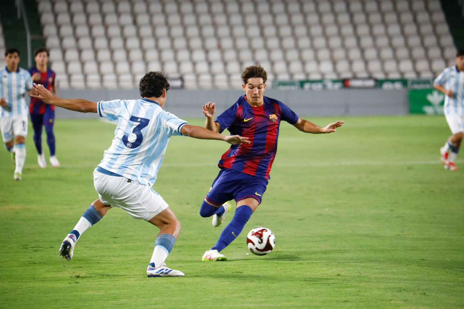 Las mejores fotos del Barcelona - Racing Club de la final del Mundial de Clubes juvenil en El Arcángel