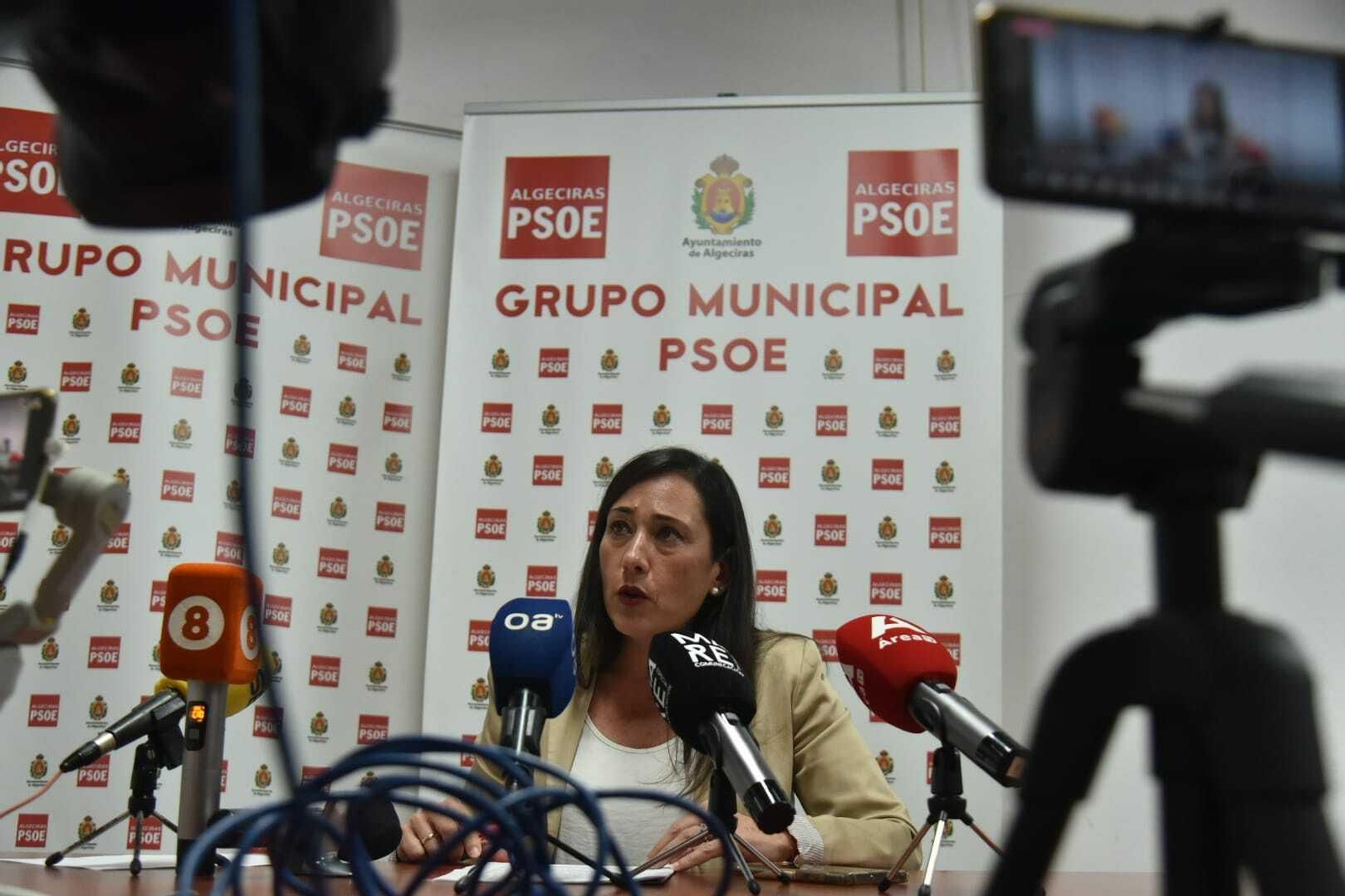 Rocío Arrabal, en rueda de prensa, desde el Edificio La Escuela, este lunes.
