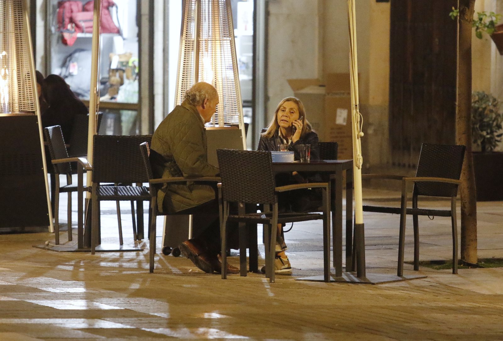 Coronavirus en Córdoba: Las fotografías de la última tarde de compras en el centro de Córdoba