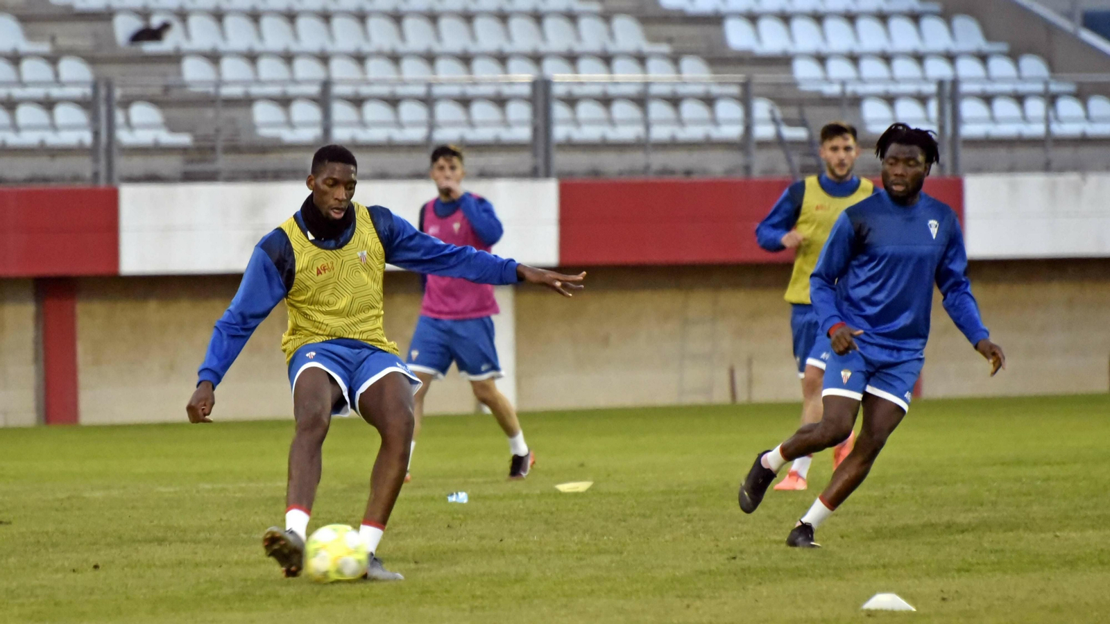 Las fotos del primer entrenamiento de Salva Ballesta