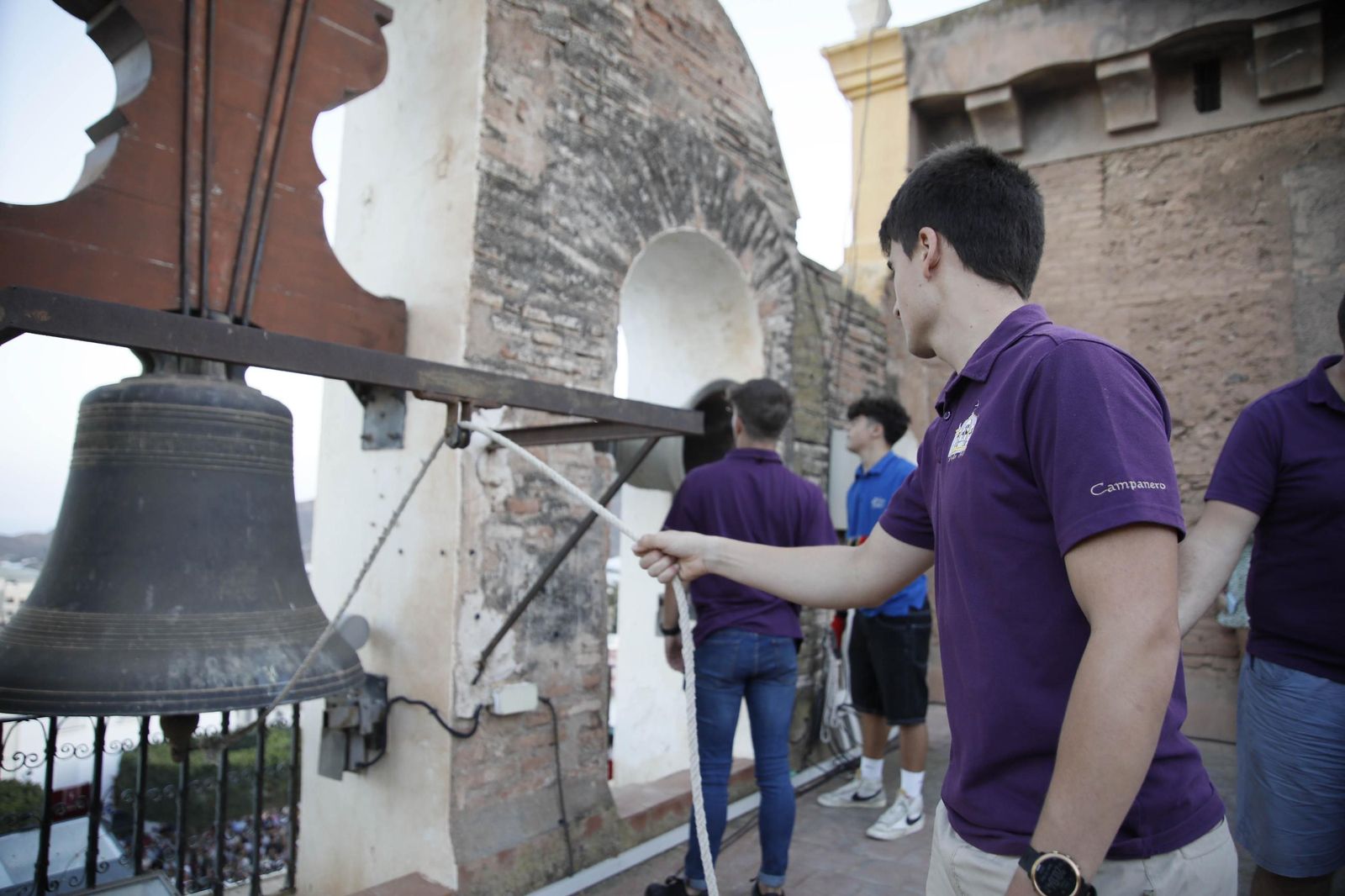 Las imágenes de la misa vespertina y procesión del Cristo de la Luz de Dalías