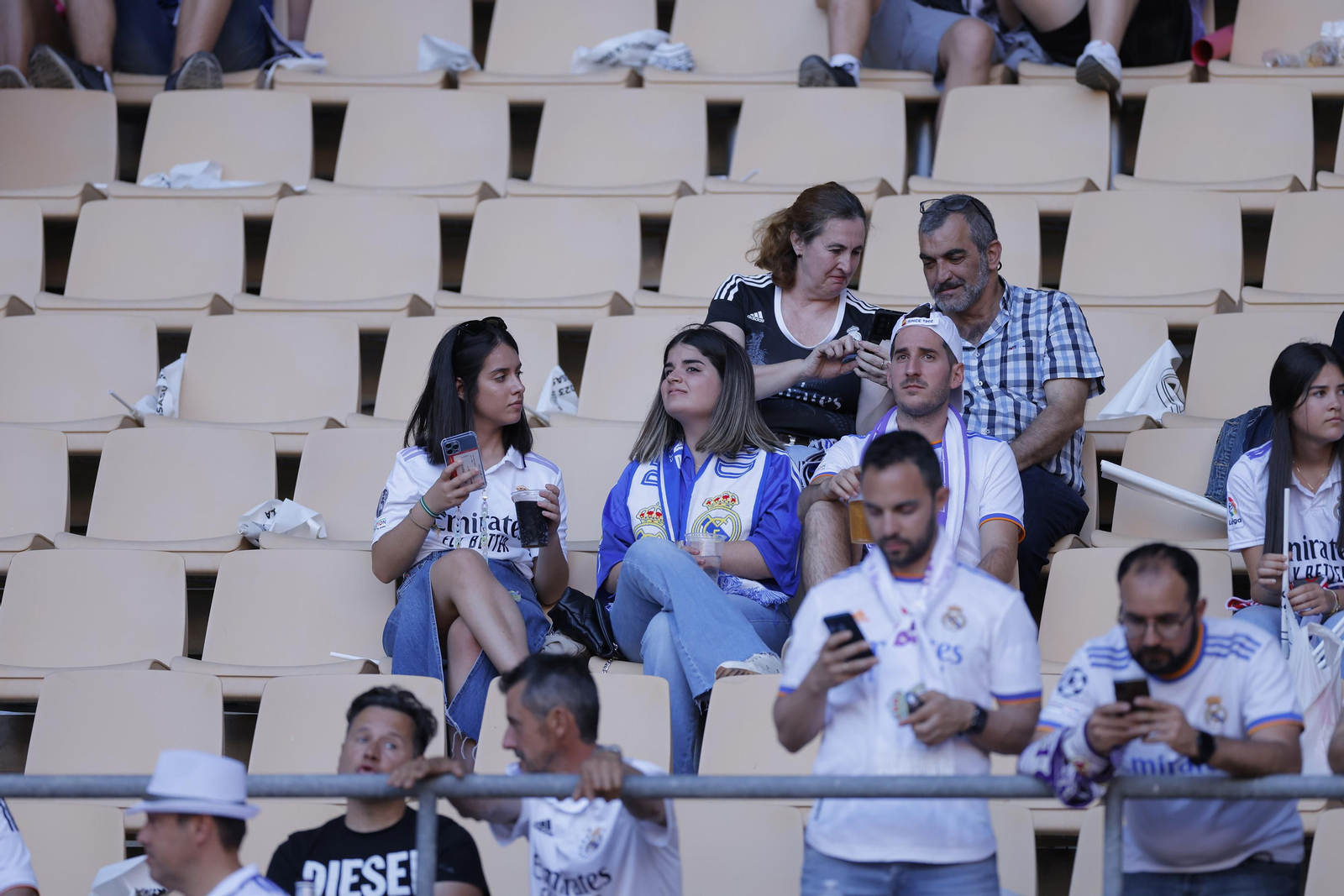 Búscate en las fotos de la final de la Copa del Rey entre el Madrid y el Osasuna