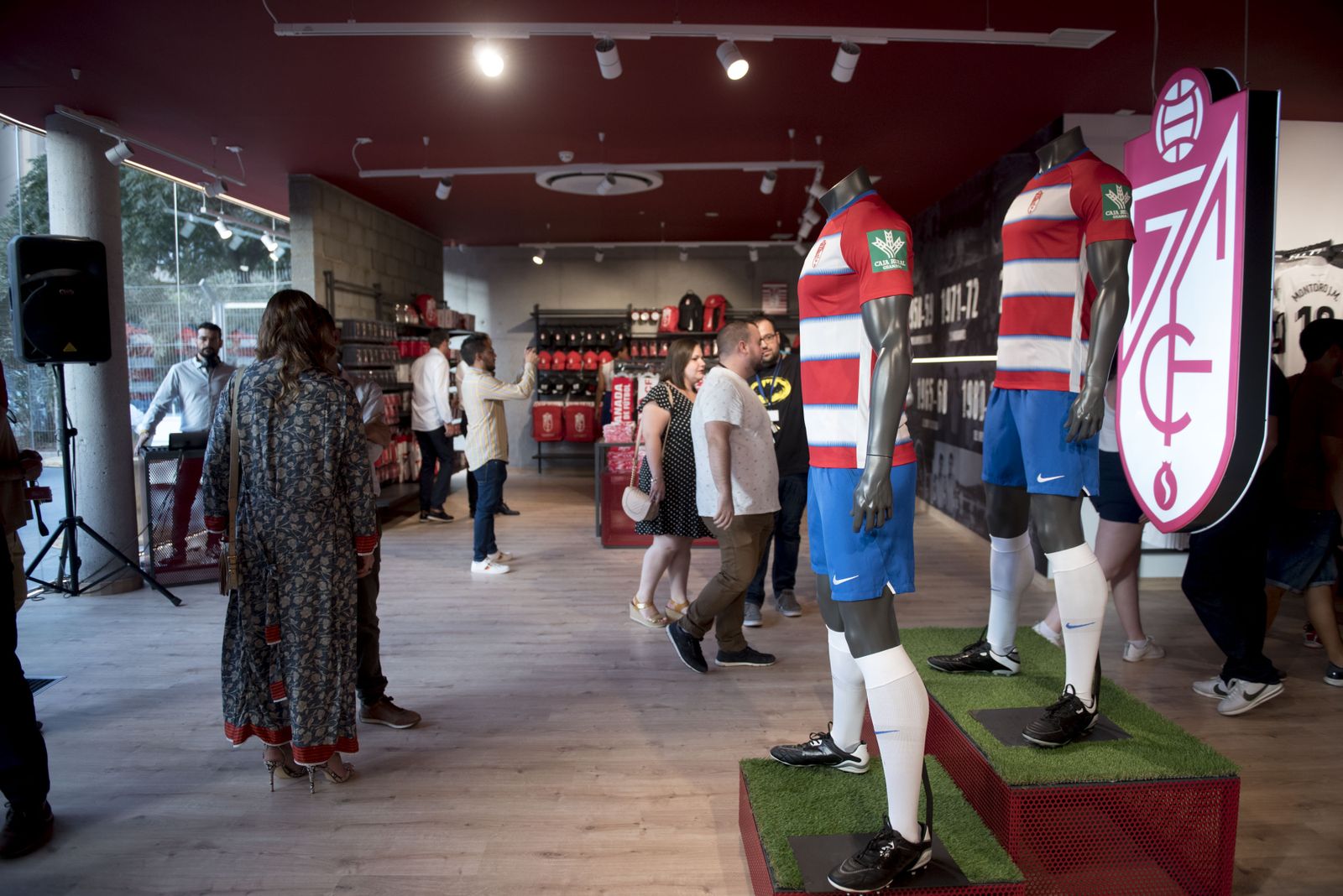 El Granada CF estrena su tienda Nike