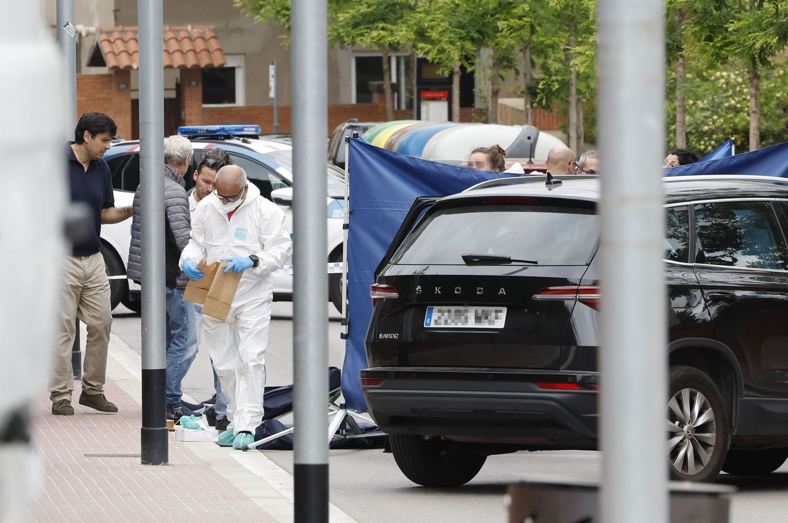 Un hombre mata a una mujer en plena calle en Esplugues de Llobregat