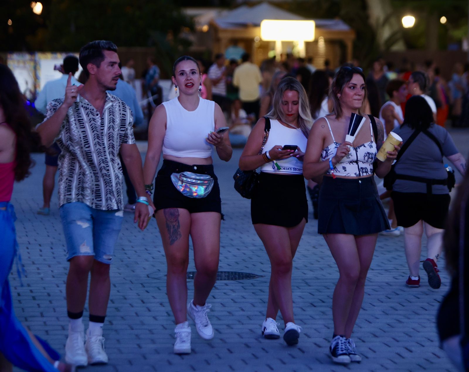 Búscate en el concierto de Maluma