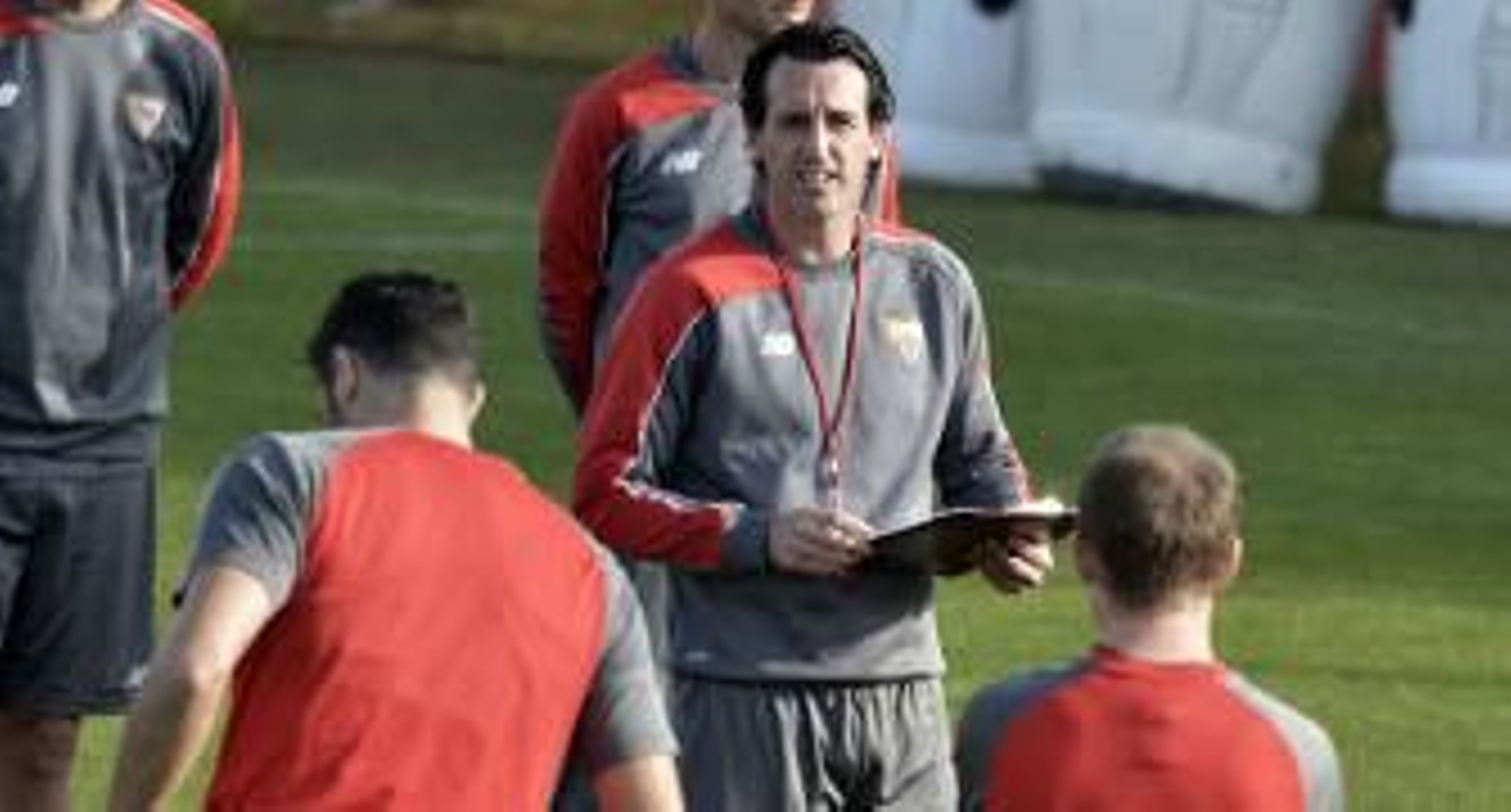 Emery se lleva a Alemania a todos los jugadores disponibles