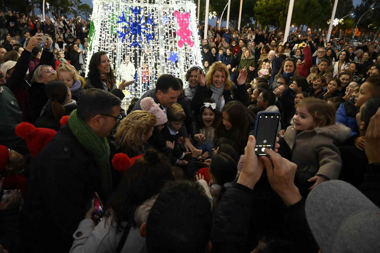 Alumbrado del Puerto de Huelva, en imágenes