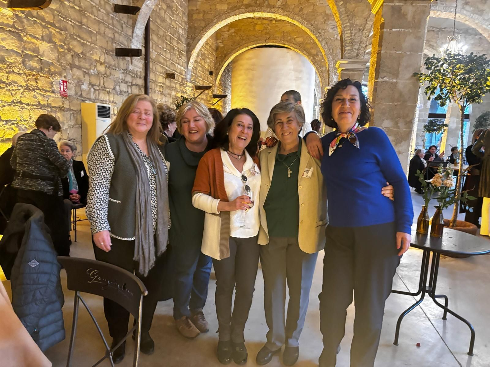 Así fue el gran encuentro por el 75 aniversario del colegio Jesús-María 'El Cuco' en Jerez Así fue el gran encuentro por el 75 aniversario del colegio Jesús-María 'El Cuco' en Jerez