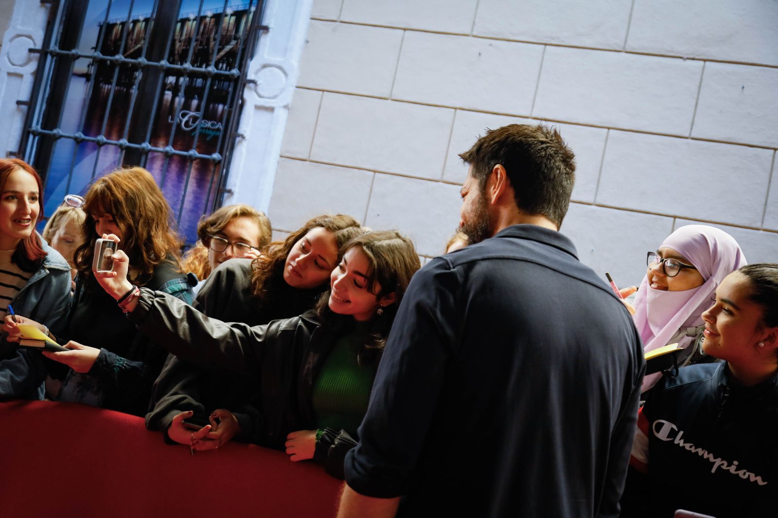 Imágenes en el paseo de la fama de Álvaro Morte