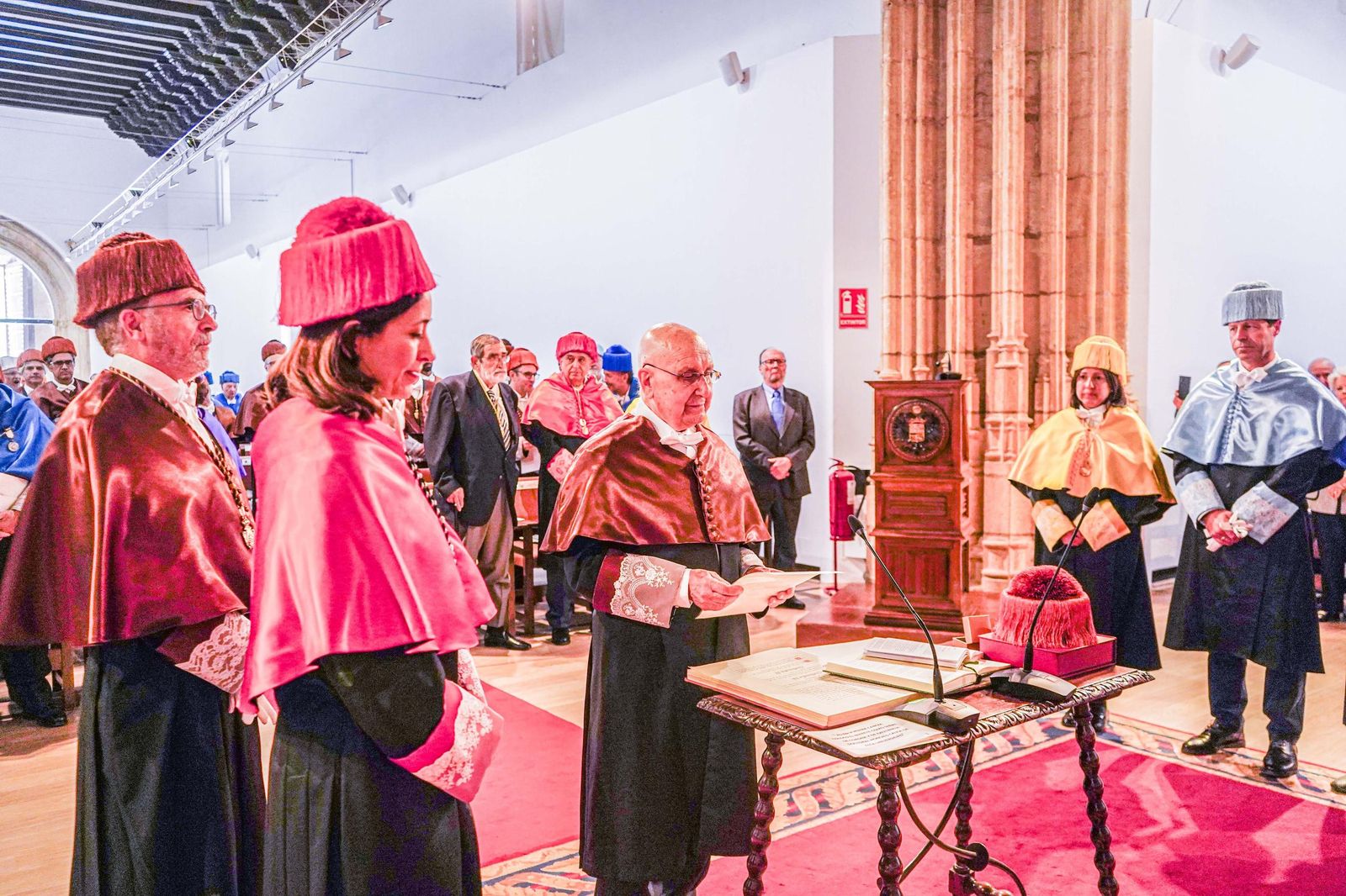 Así se ha convertido Miguel Giménez Yanguas en doctor honoris causa por la Universidad de Granada