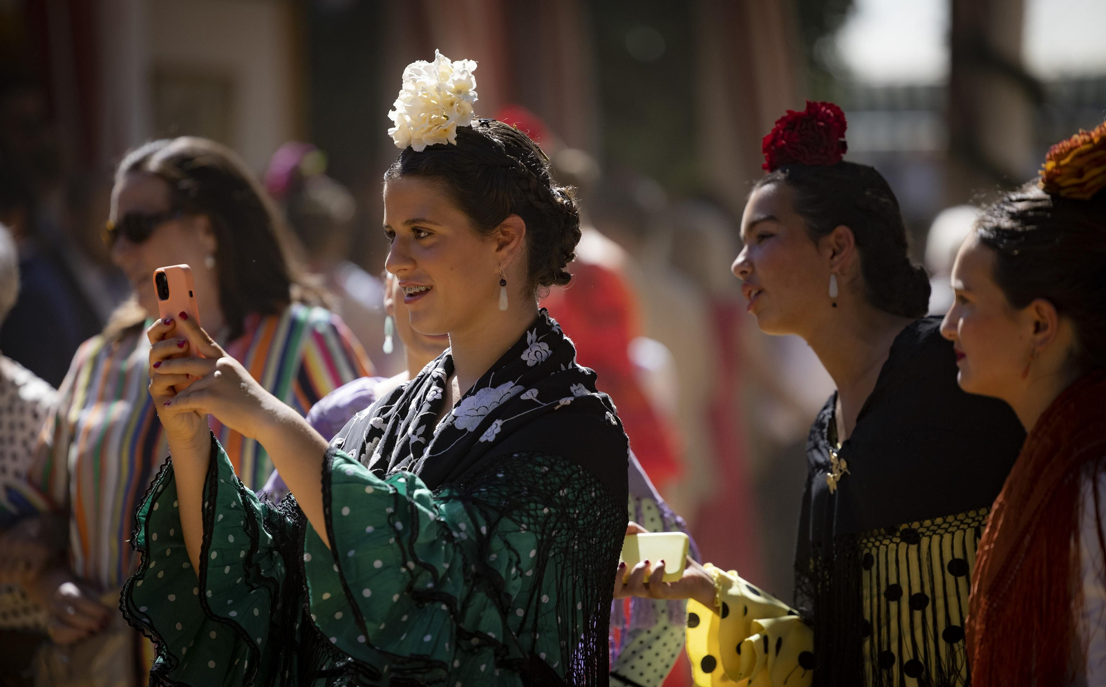 Las fotos del lunes de la Feria de abril  de Sevilla 2023