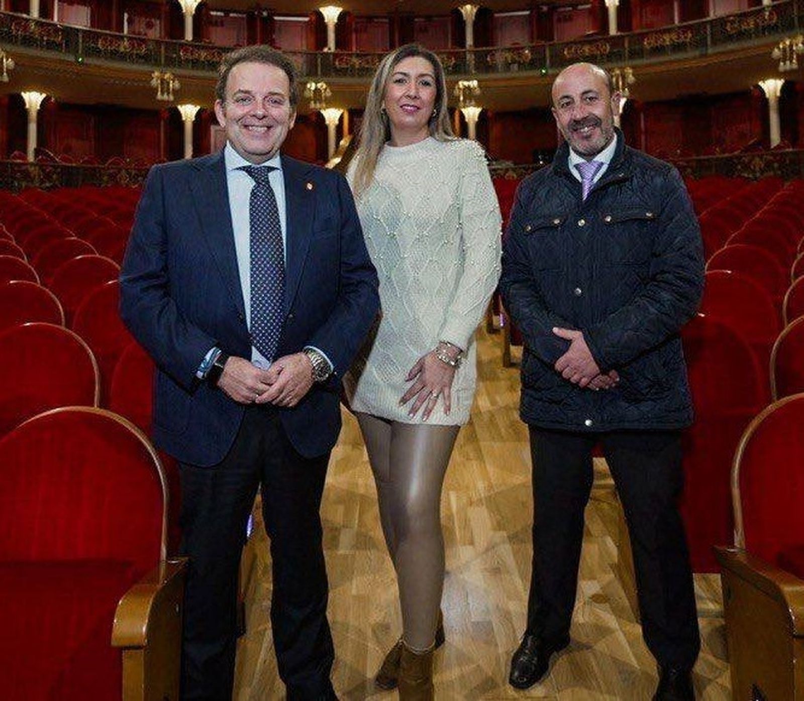 Ángeles Mellado, en el centro, en el Gran Teatro de Córdoba.