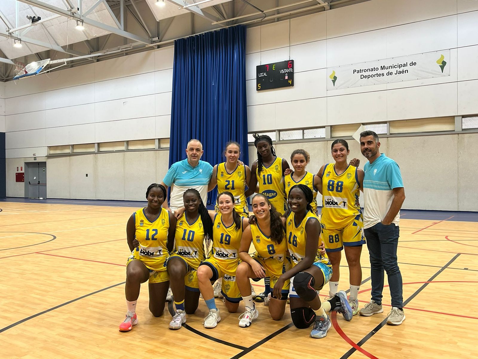 Foto de equipo del conjunto mojonero antes de su encuentro frente al CB Jaén.