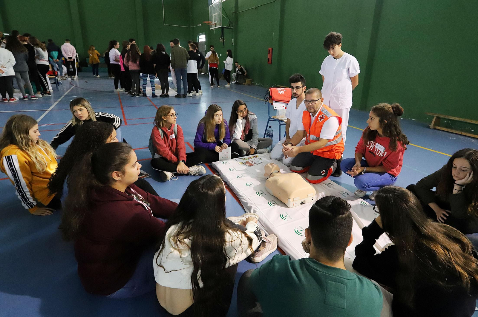 Imágenes de las jornadas de reanimación pulmonar en el IES Alto Conquero