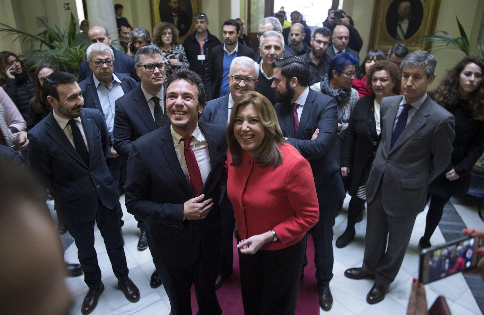 La visita de Susana Díaz al Ayuntamiento de Cádiz, en imágenes
