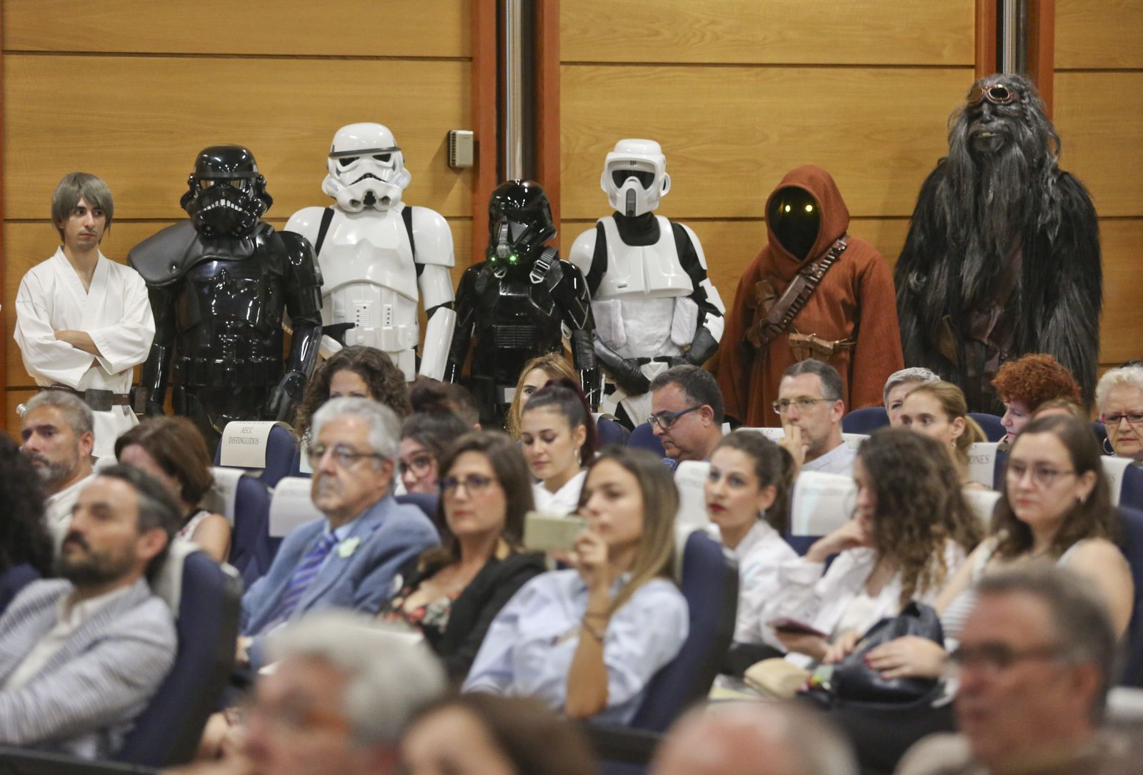 Las fotos de la presentación de la nave espacial de la Asociación contra el Cáncer en Málaga