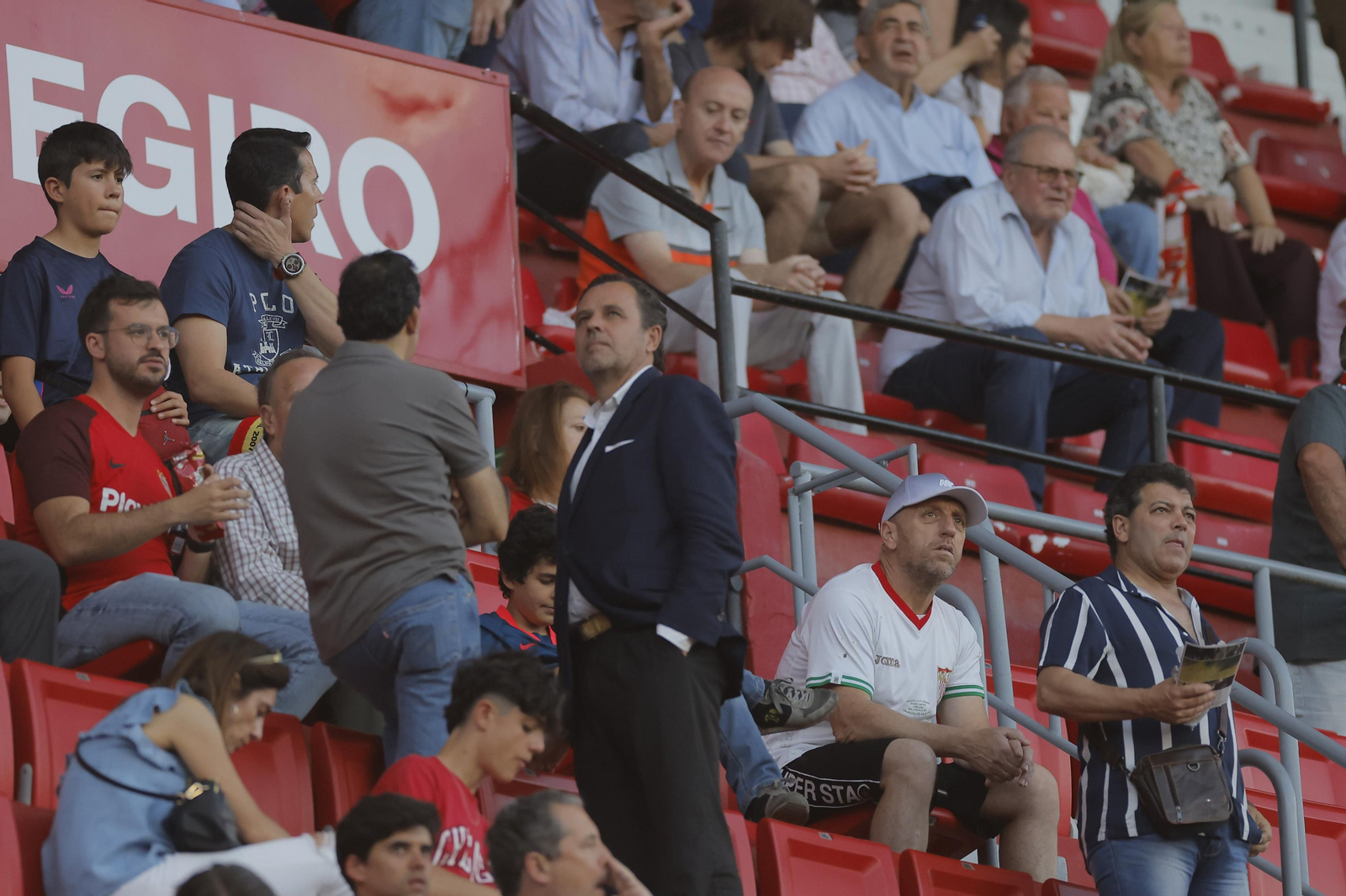 Búscate en las fotos del Sevilla-Girona