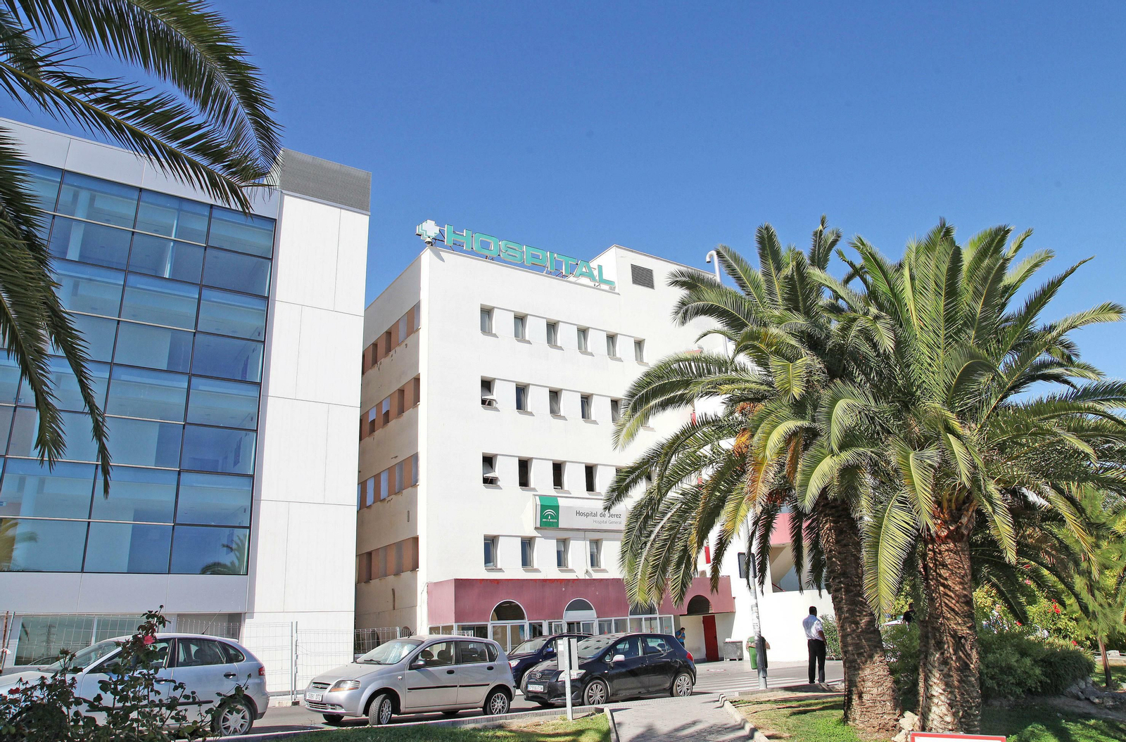 Fachada del hospital de Jerez, donde han ocurrido los hechos.