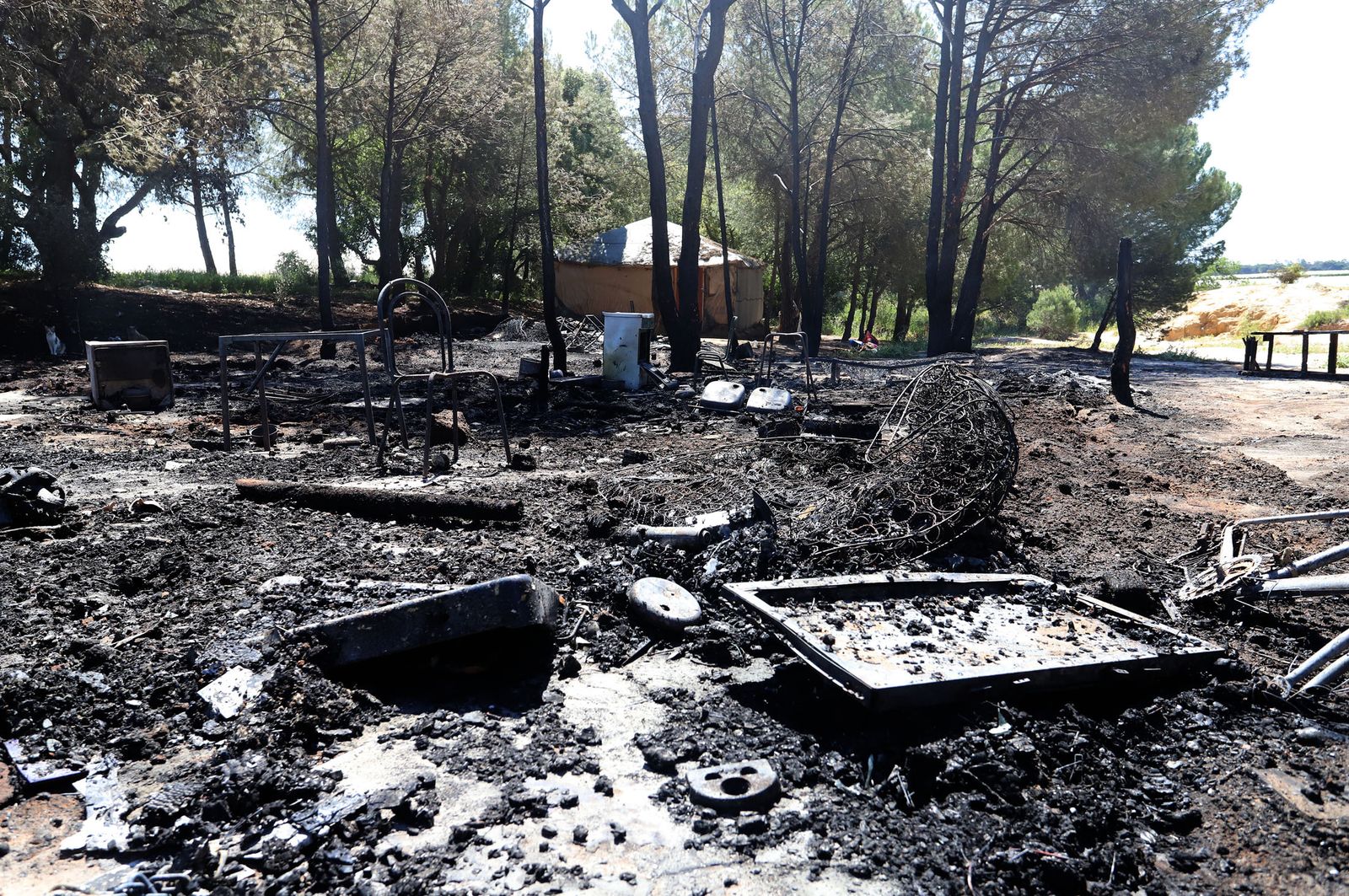 Imágenes del incendio de chabolas en Lucena del Puerto