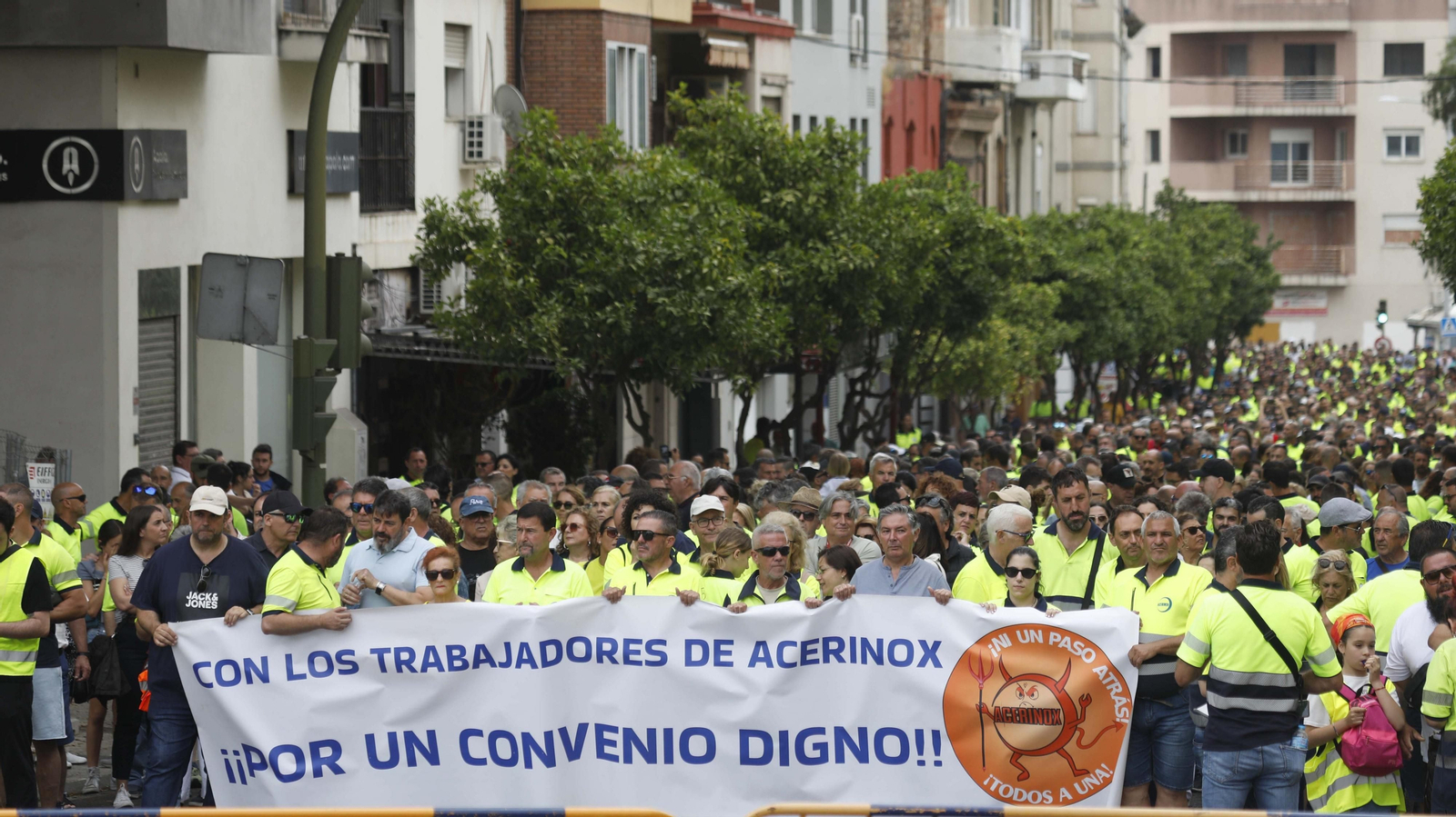 La plantilla de Acerinox celebra una nueva manifestación en Algeciras, en imágenes