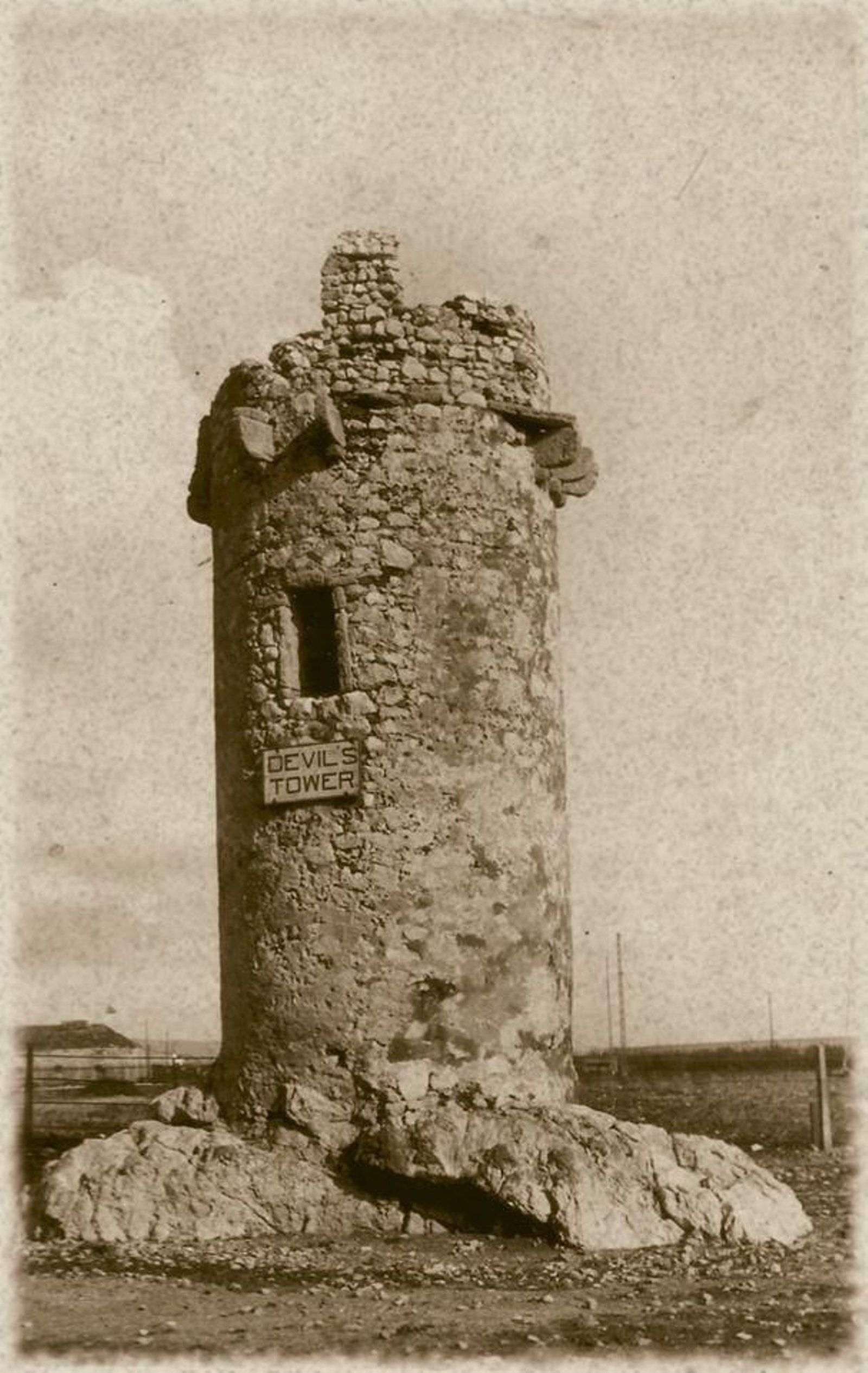 La antigua Torre del Diablo de Gibraltar, demolida en 1940.