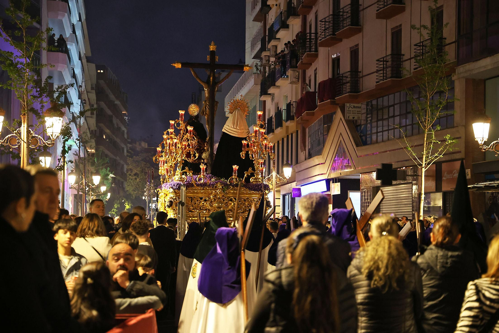 Miércoles Santo: La Hermandad de La Esperanza por las calles de Huelva