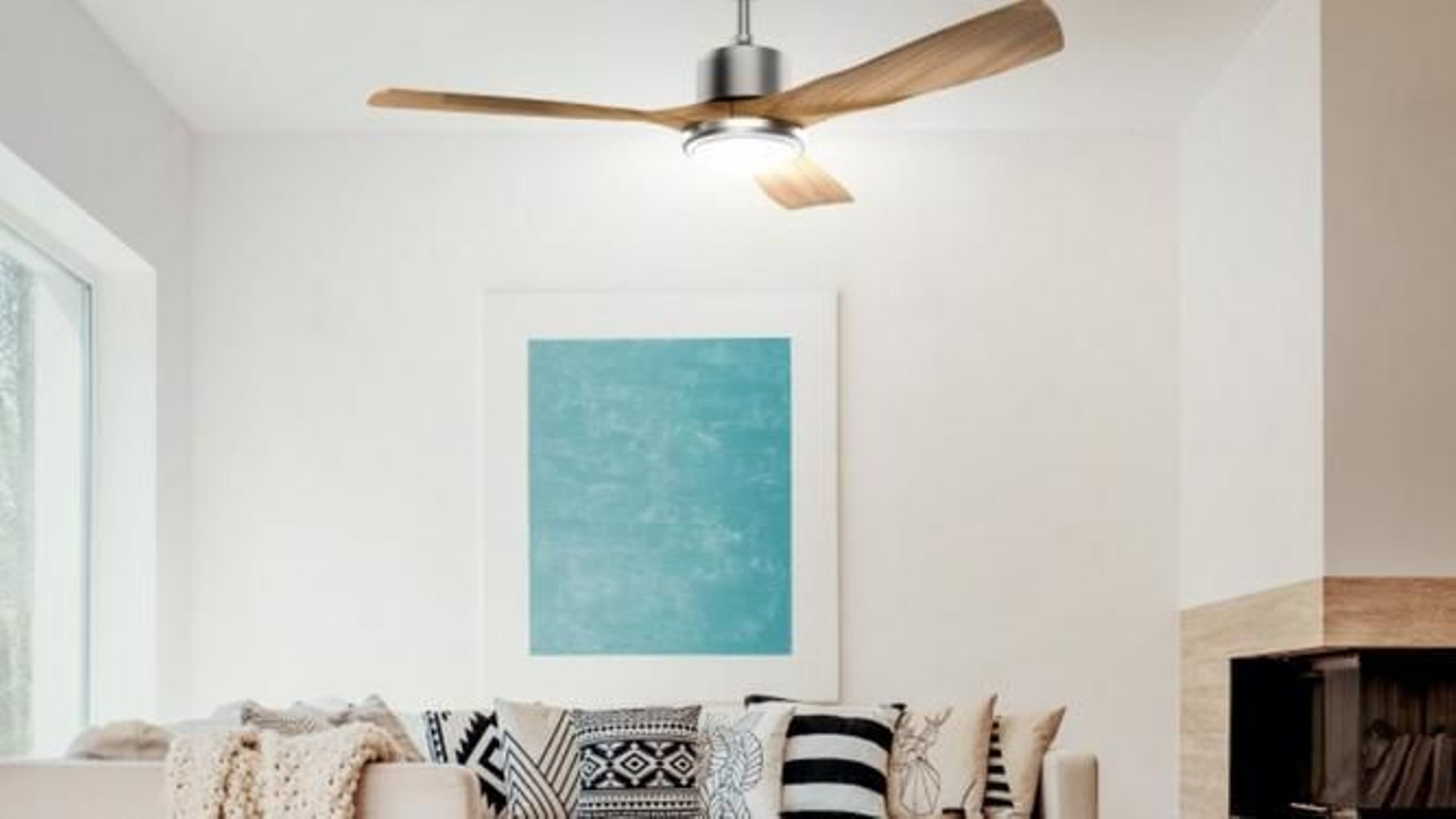 Una habitación con ventilador.