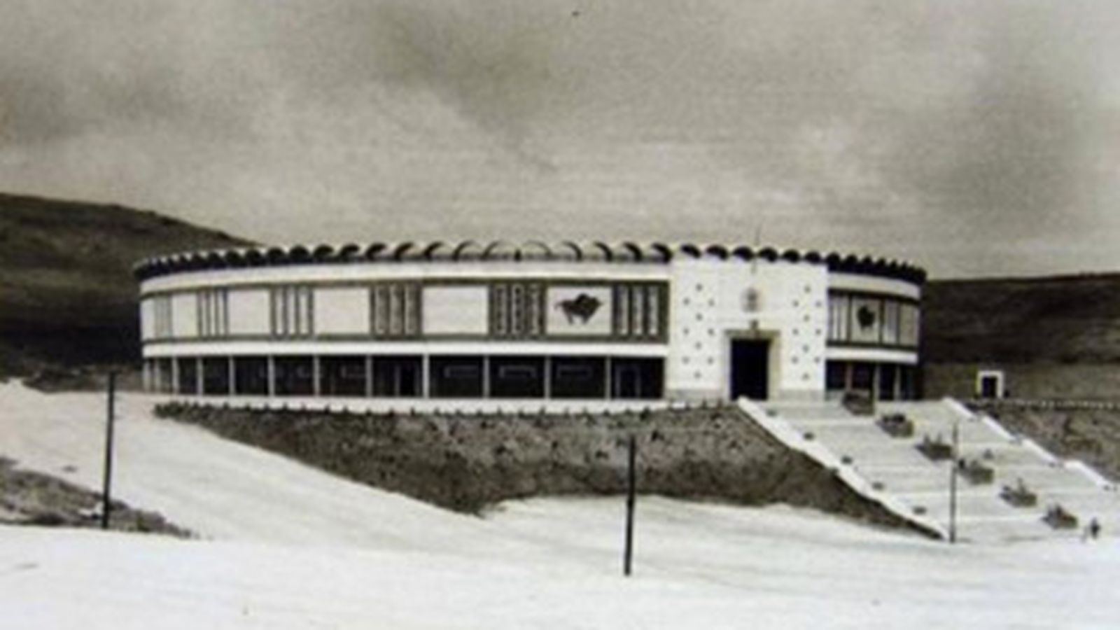 La Plaza de Toros “Las Palomas” recién terminada