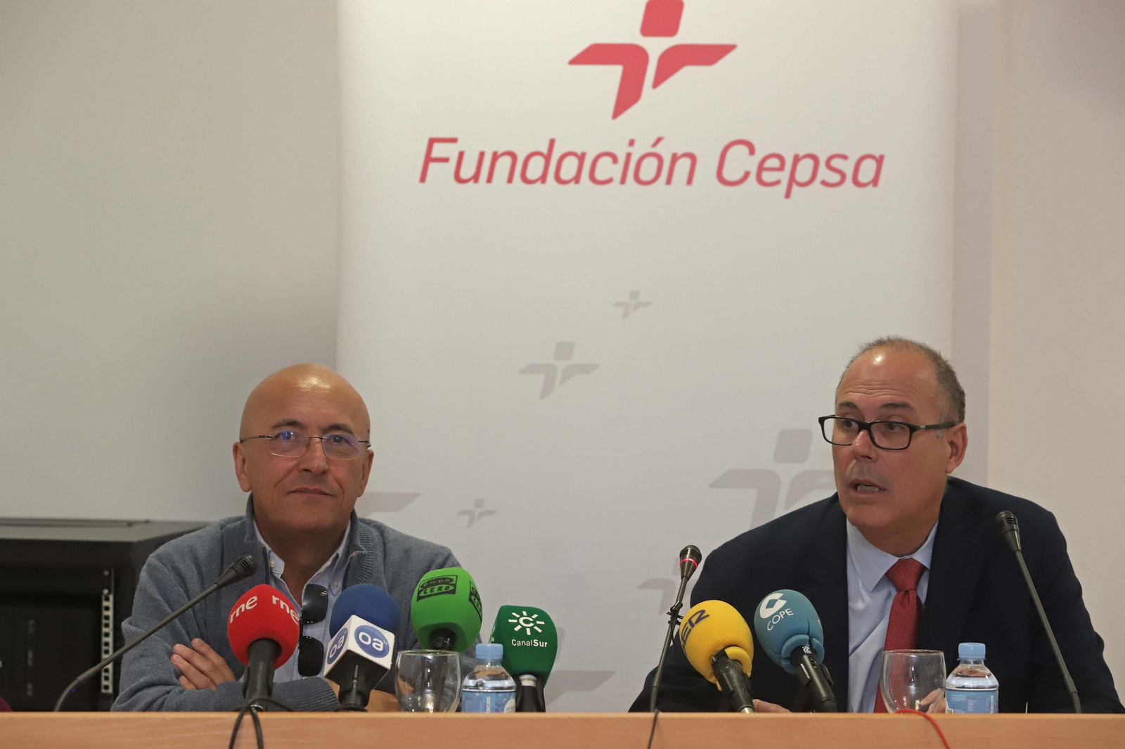 José Carlos García Gómez y Miguel Pérez de la Blanca, durante la presentación de la investigación.