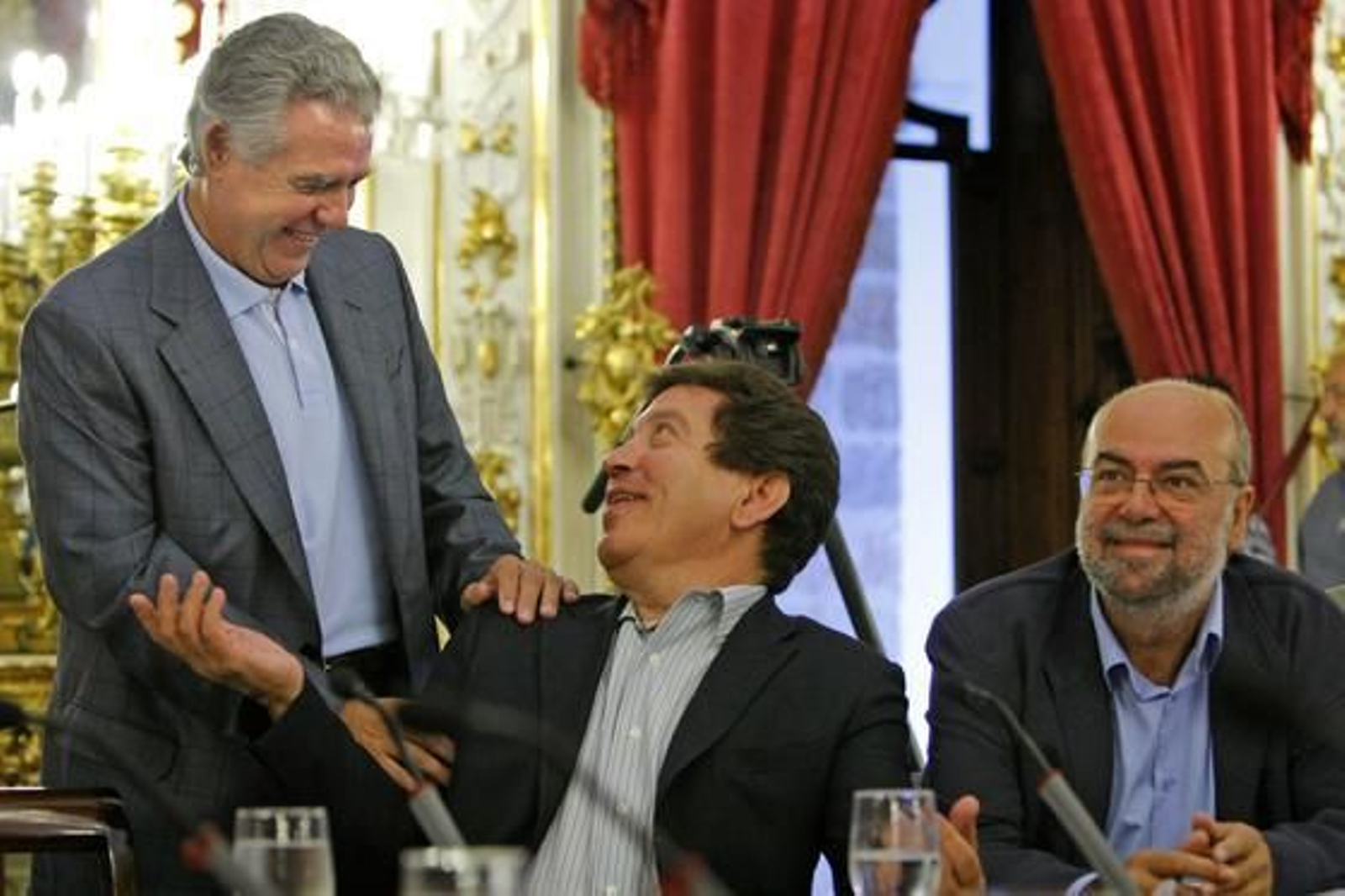 IU vota en contra de las cuentas generales de 2009 en el pleno de Diputación. 

Foto: Julio Gonzalez