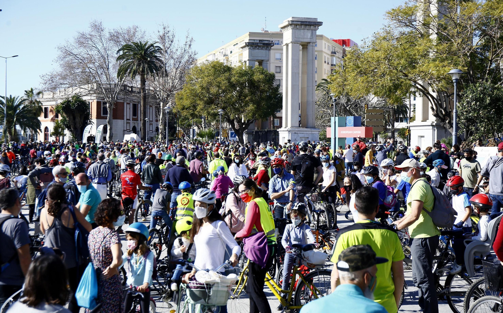 Fotos de la marcha de cientos de bicis en Málaga