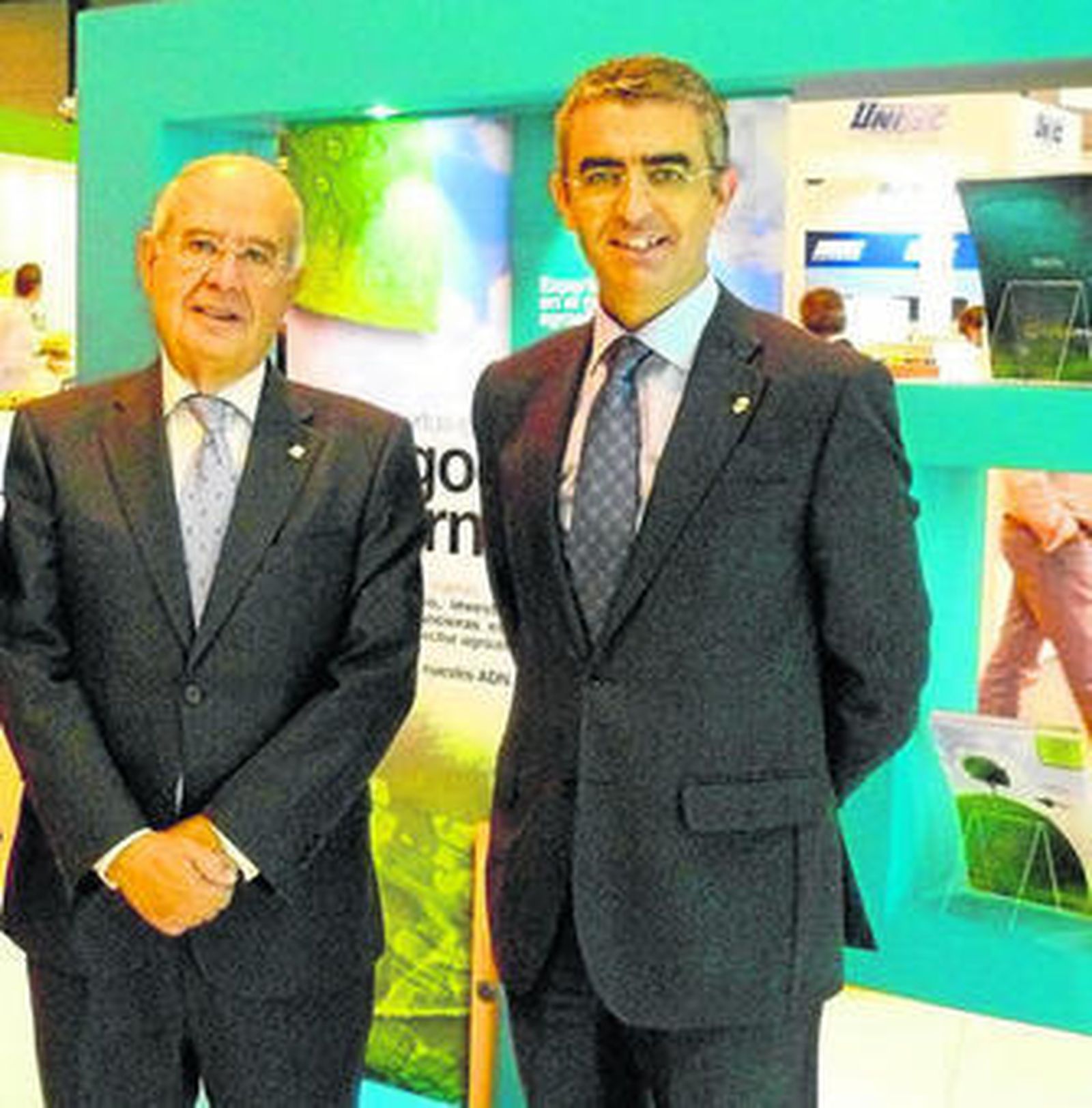 Antonio Pérez Lao, presidente de la Fundación Cajamar, con Roberto García, de Negocio Agroalimentario de Cajamar.