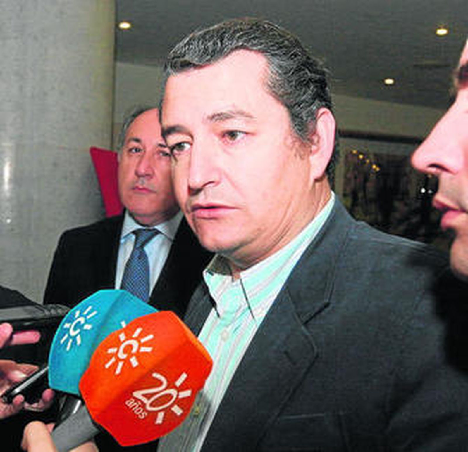 El presidente del PP, Antonio Sanz, durante una reciente rueda de prensa.