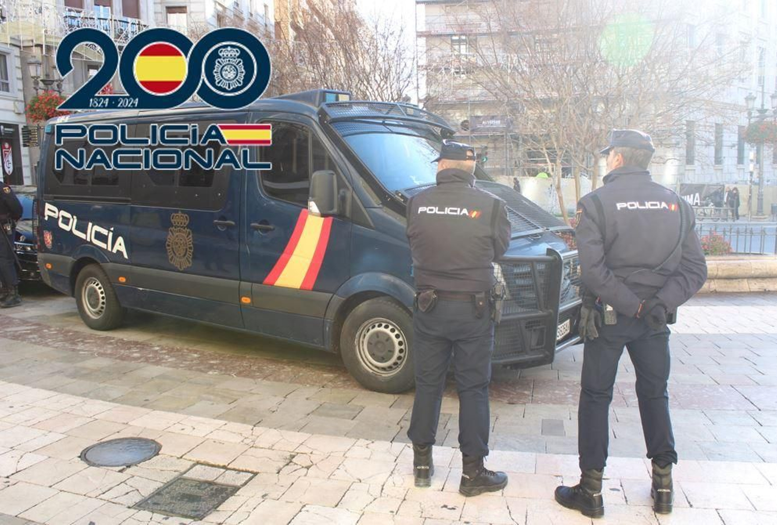 Imagen de archivo de una patrulla policial en Granada